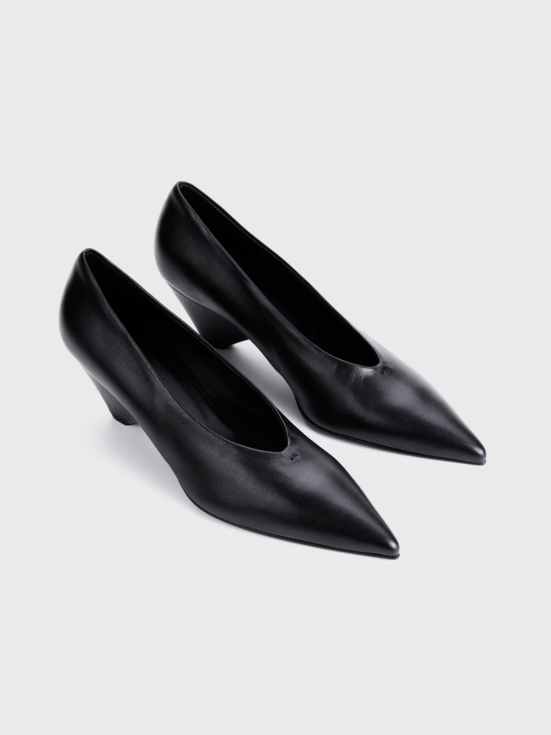 Pump black heels outlet