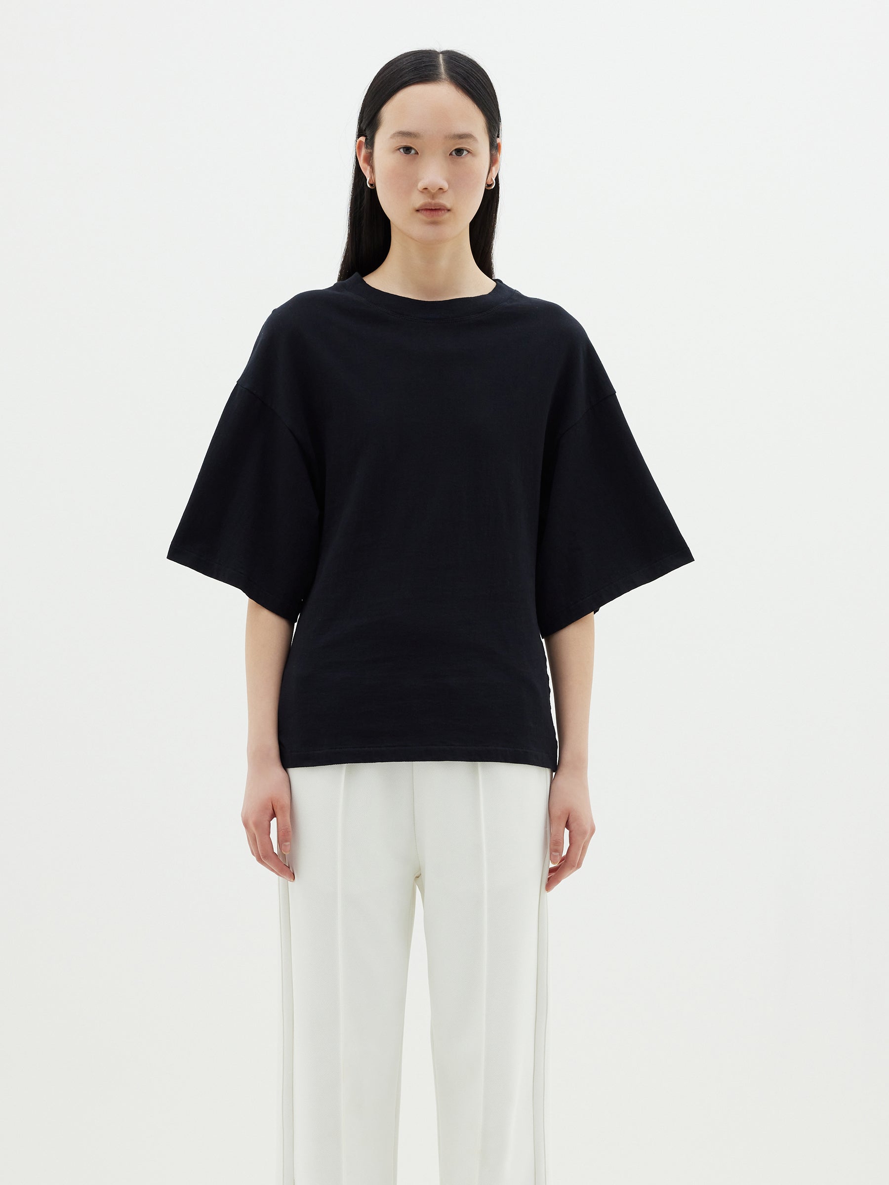 waisted athletic short sleeve t.shirt