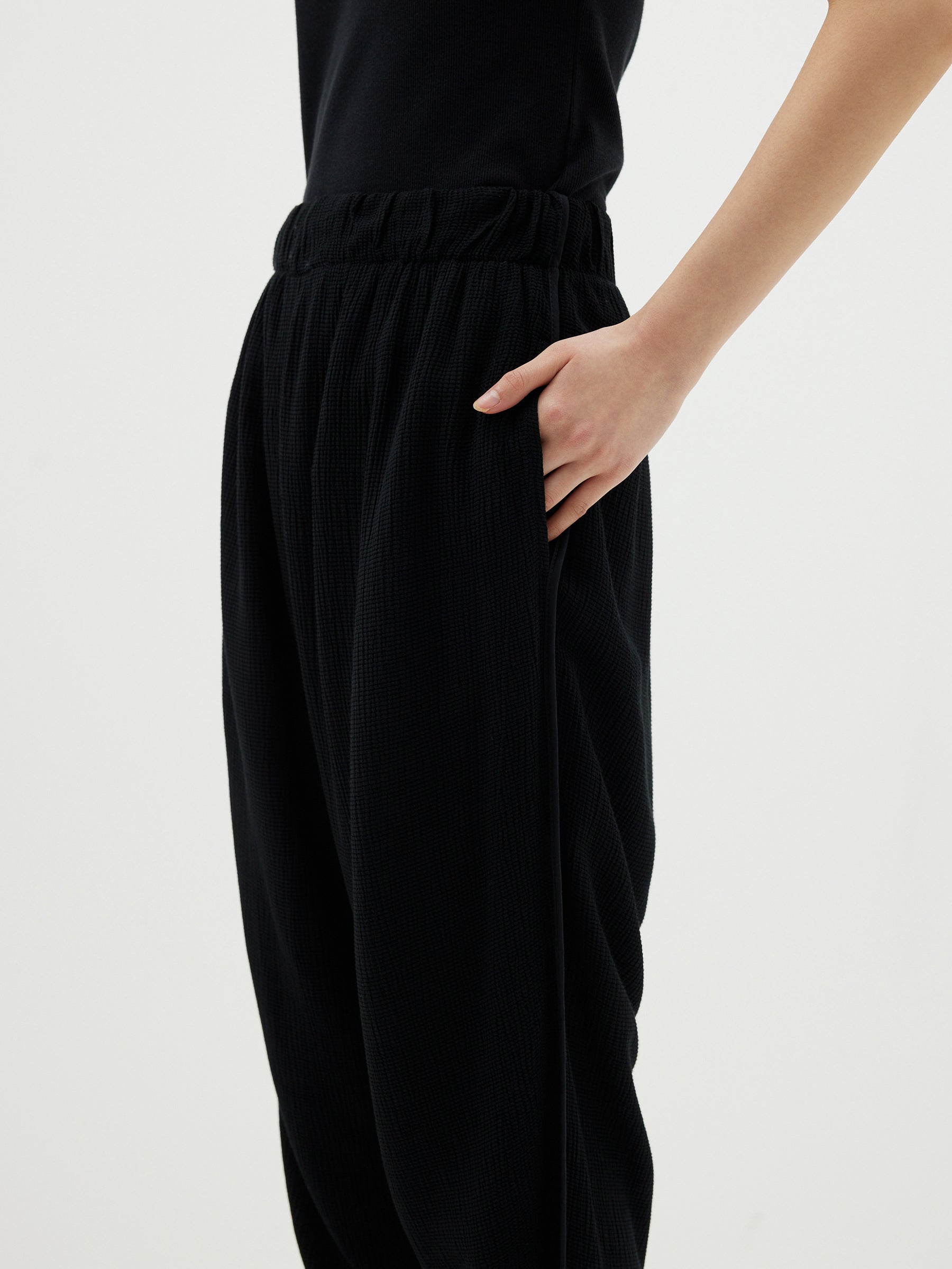 textured crepe pull on pant