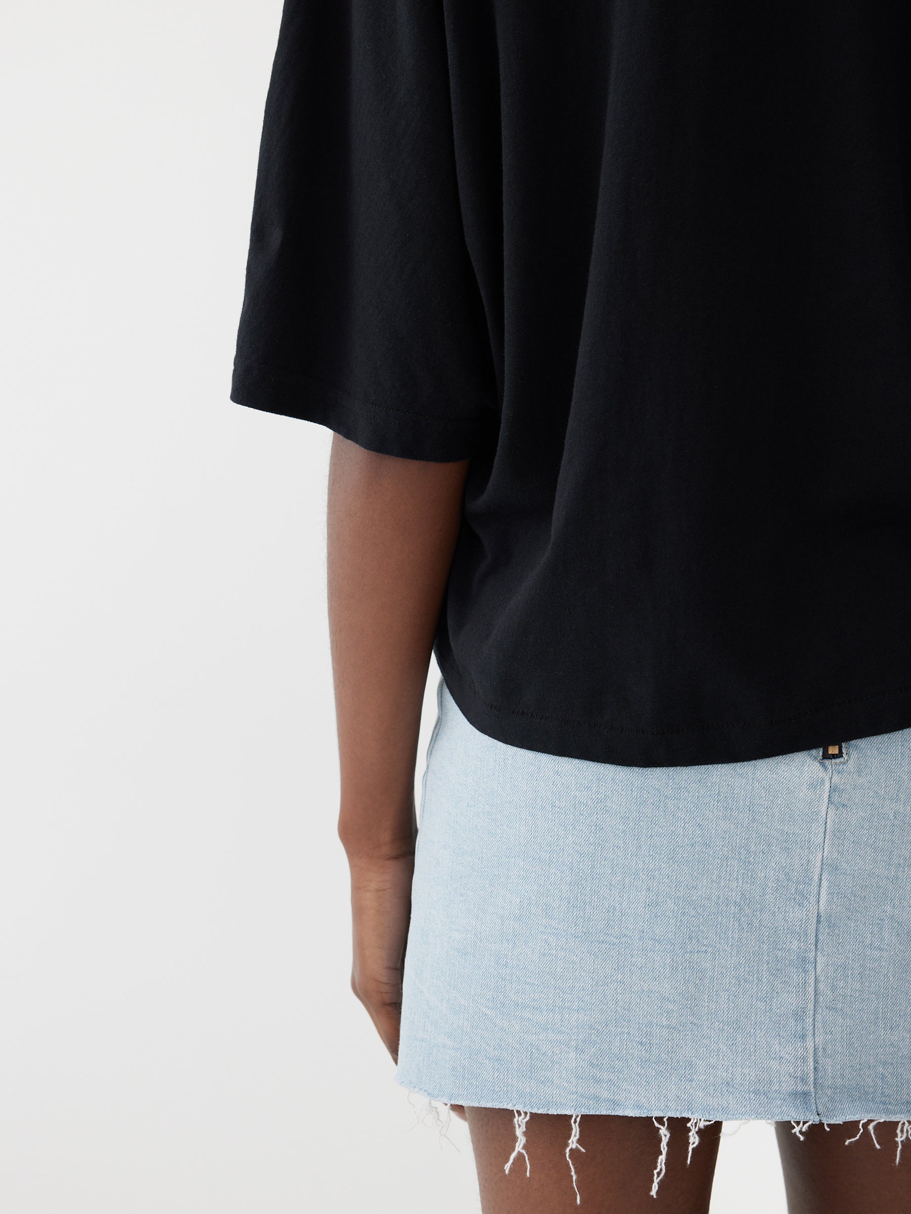 cropped boxy short sleeve t.shirt