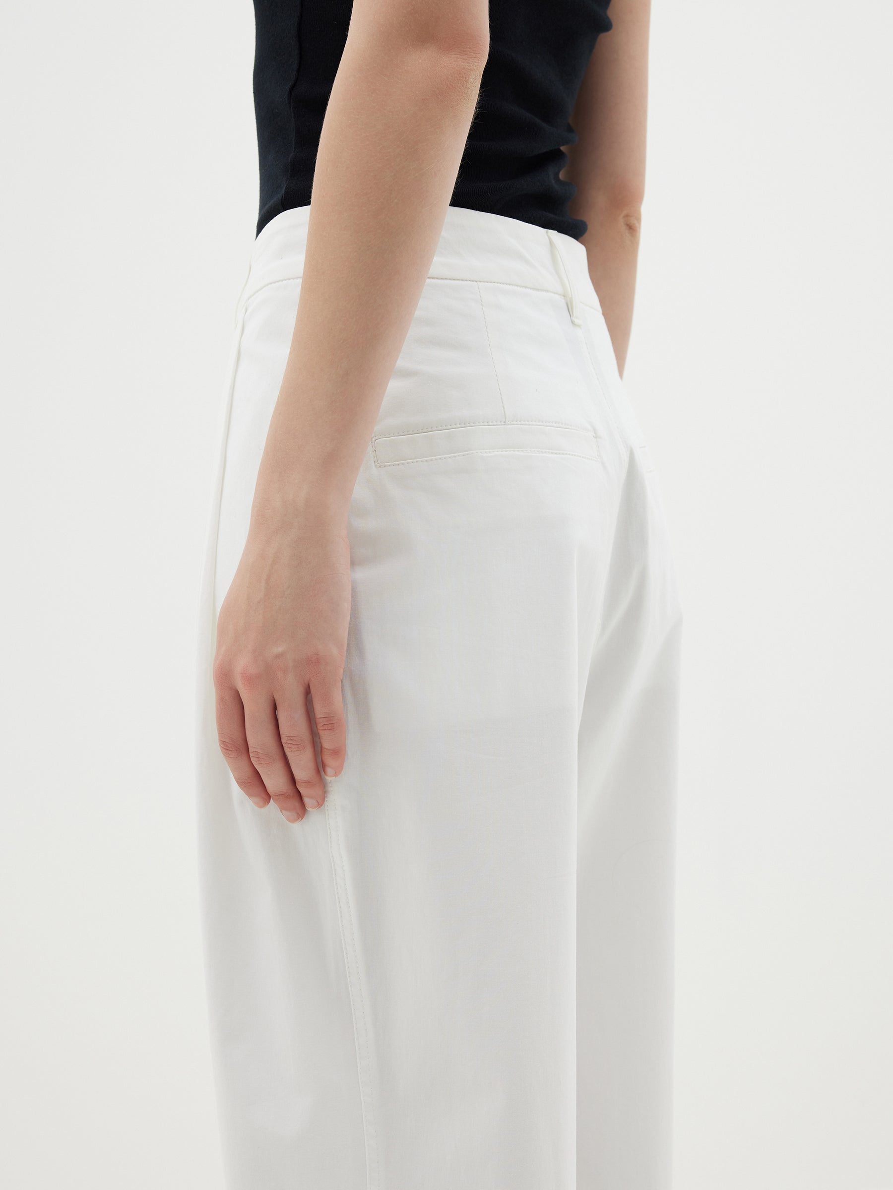 stretch cotton pleated pant