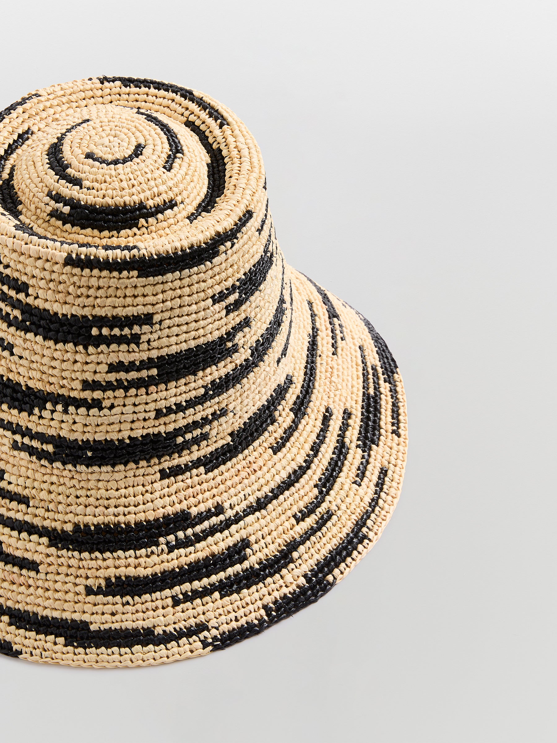 janessa leoné zelda hat