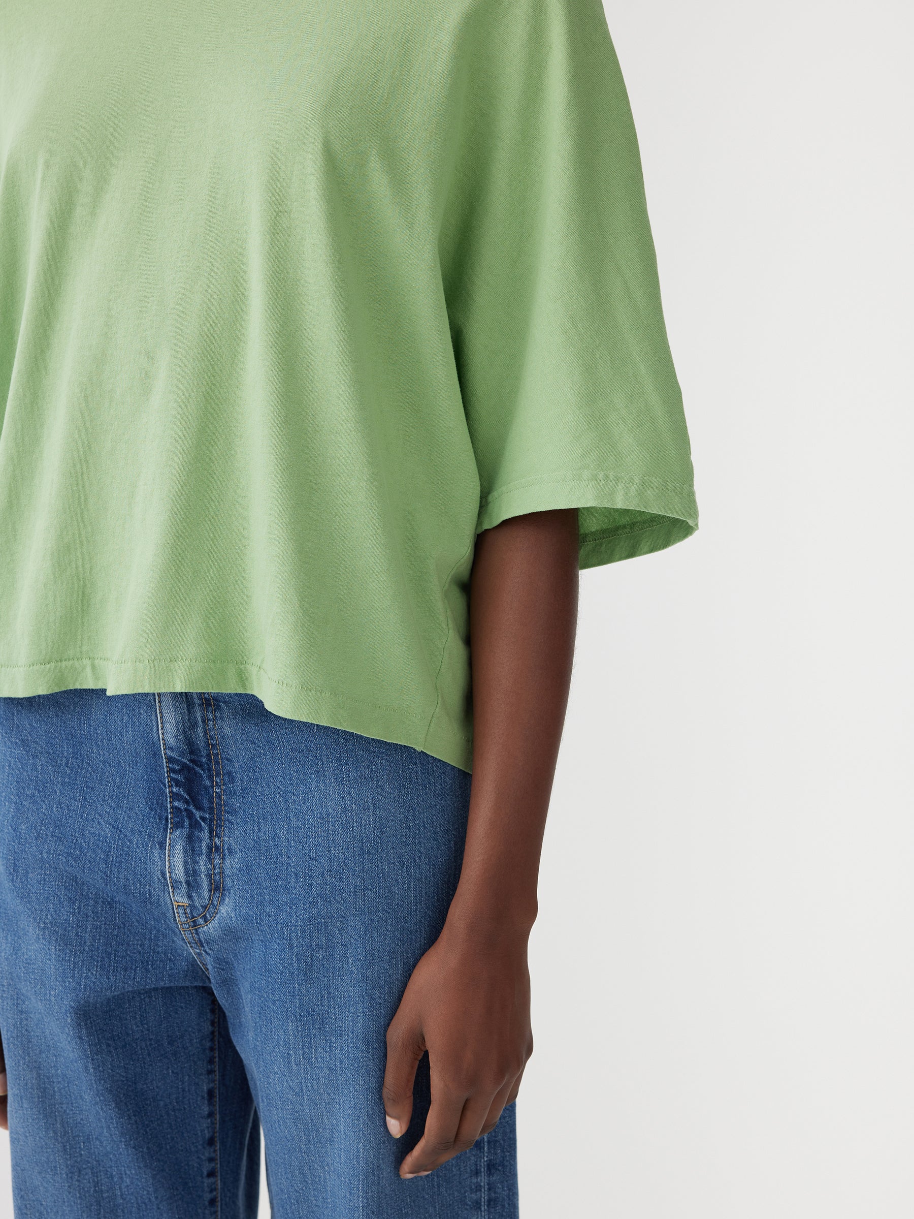 cropped boxy short sleeve t.shirt