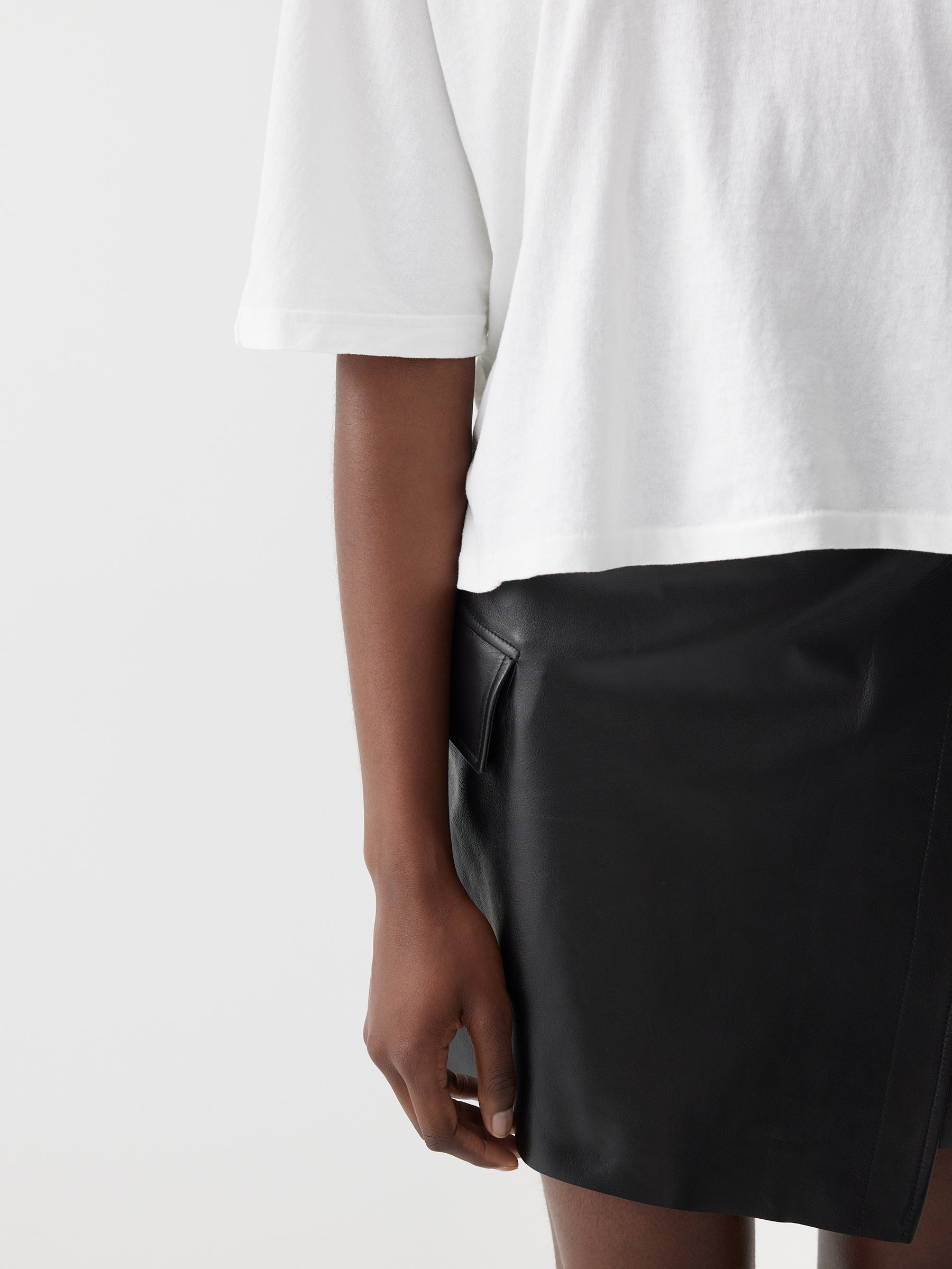 cropped boxy short sleeve t.shirt