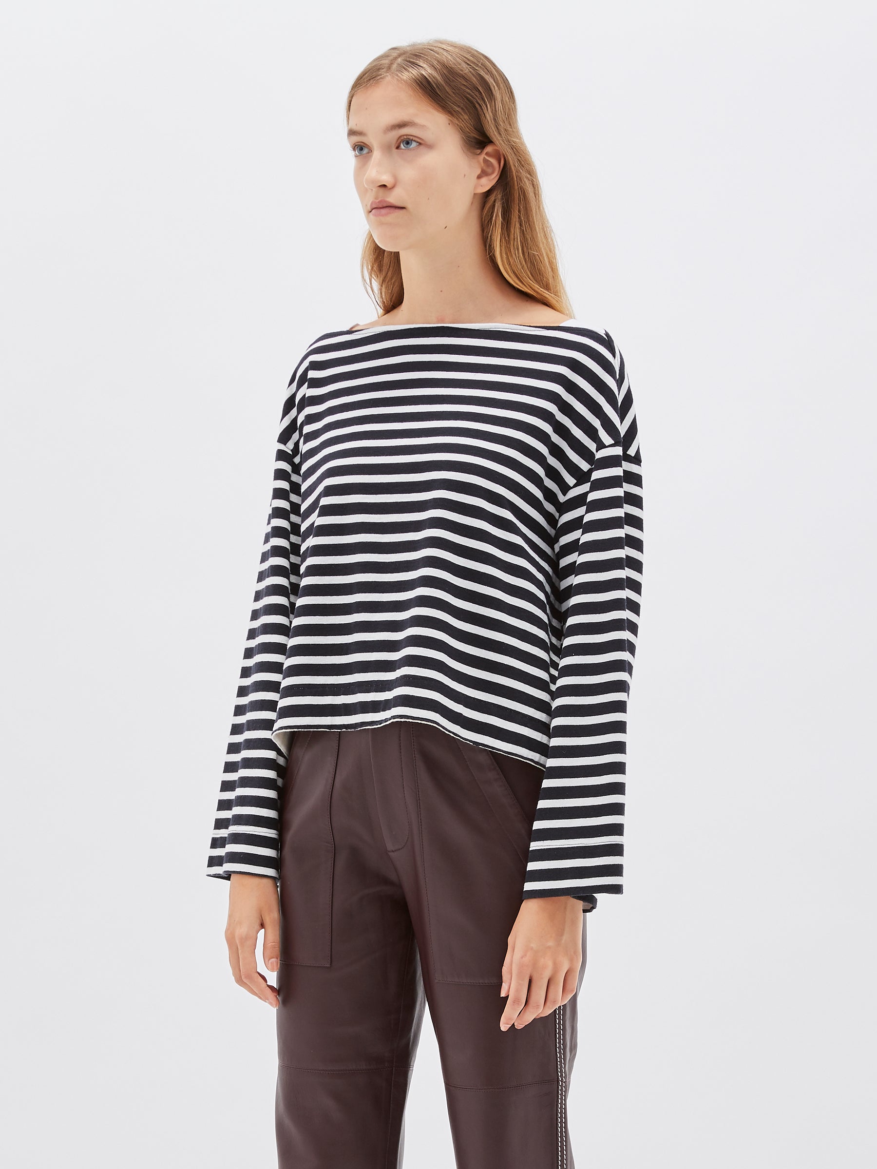 bassike gusset detail boatneck top in black / undyed