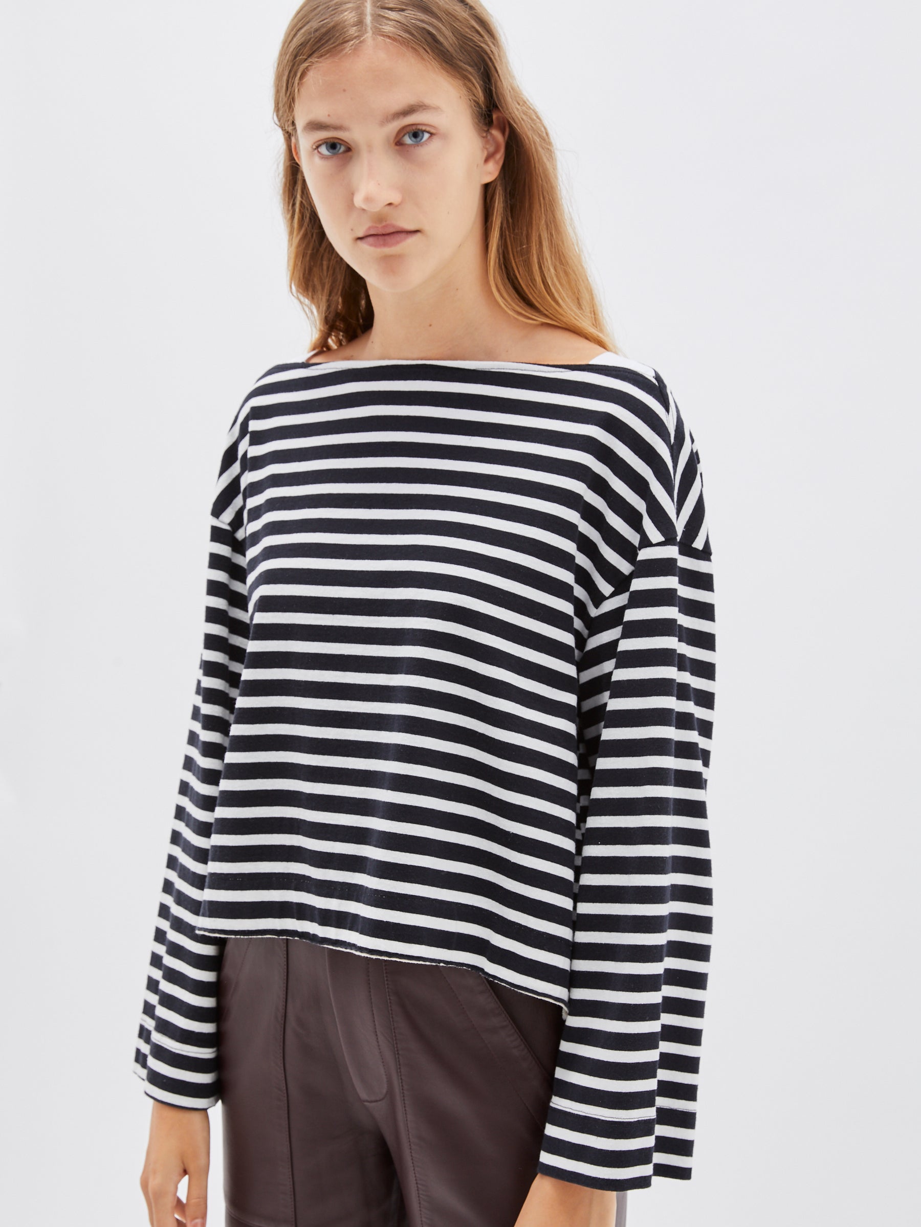 bassike gusset detail boatneck top in black / undyed