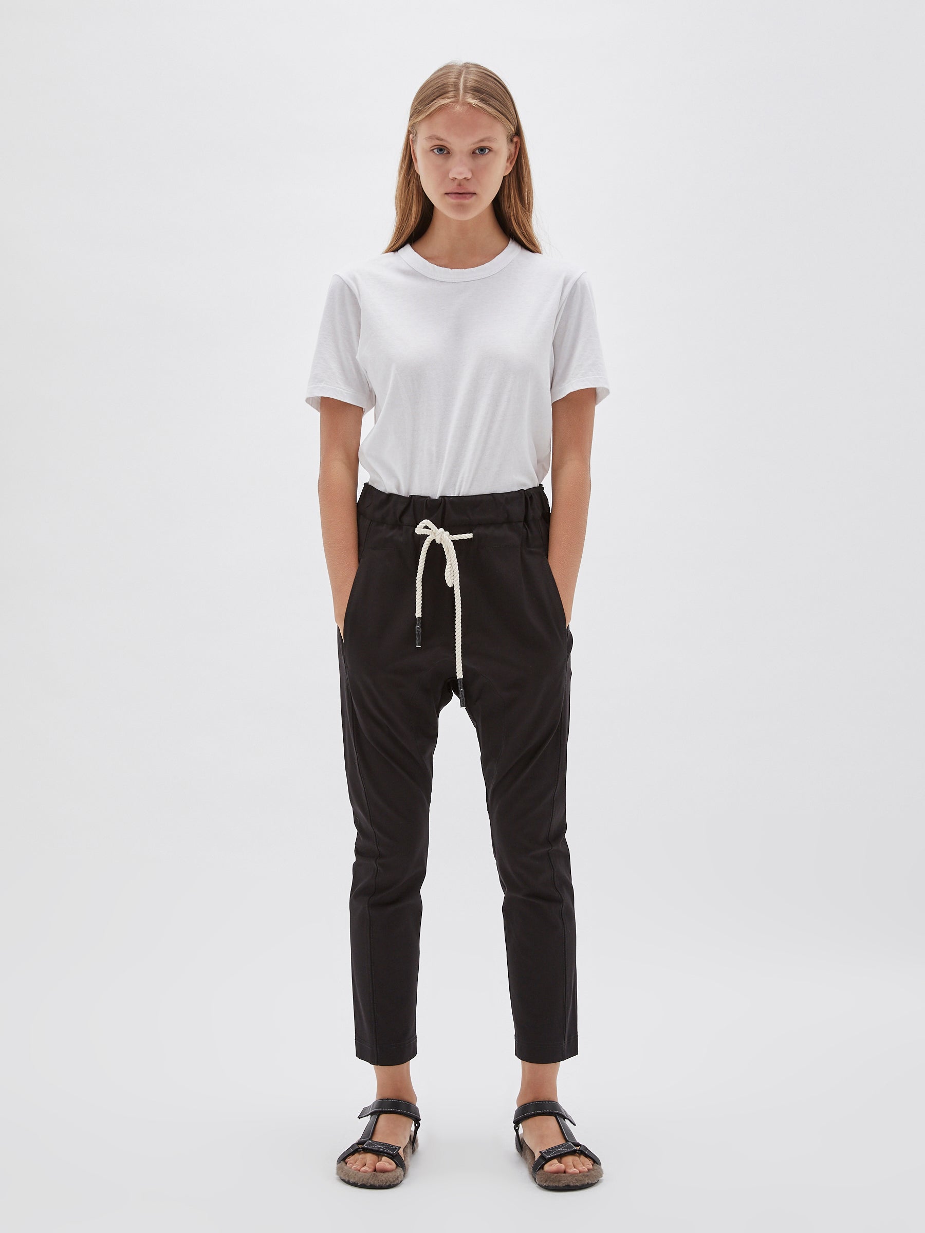 bassike stretch relaxed pant ll in black