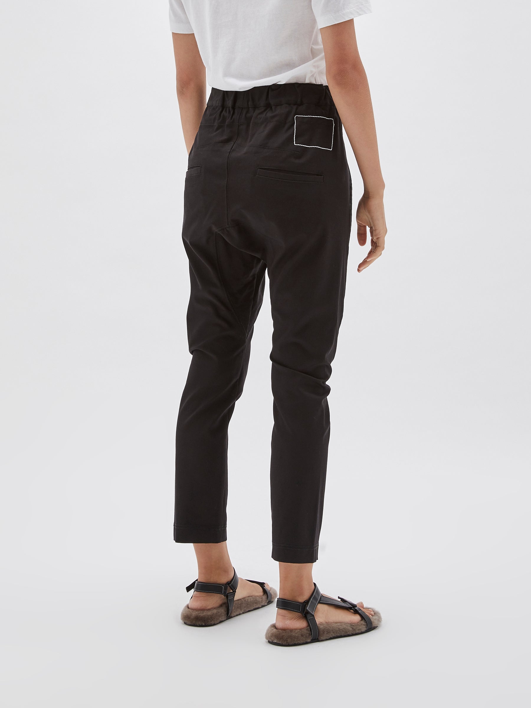 bassike stretch relaxed pant ll in black