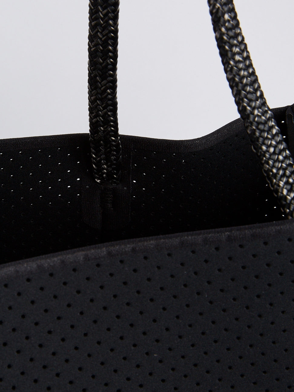 bassike state of escape cityscape mark ll in black / silver