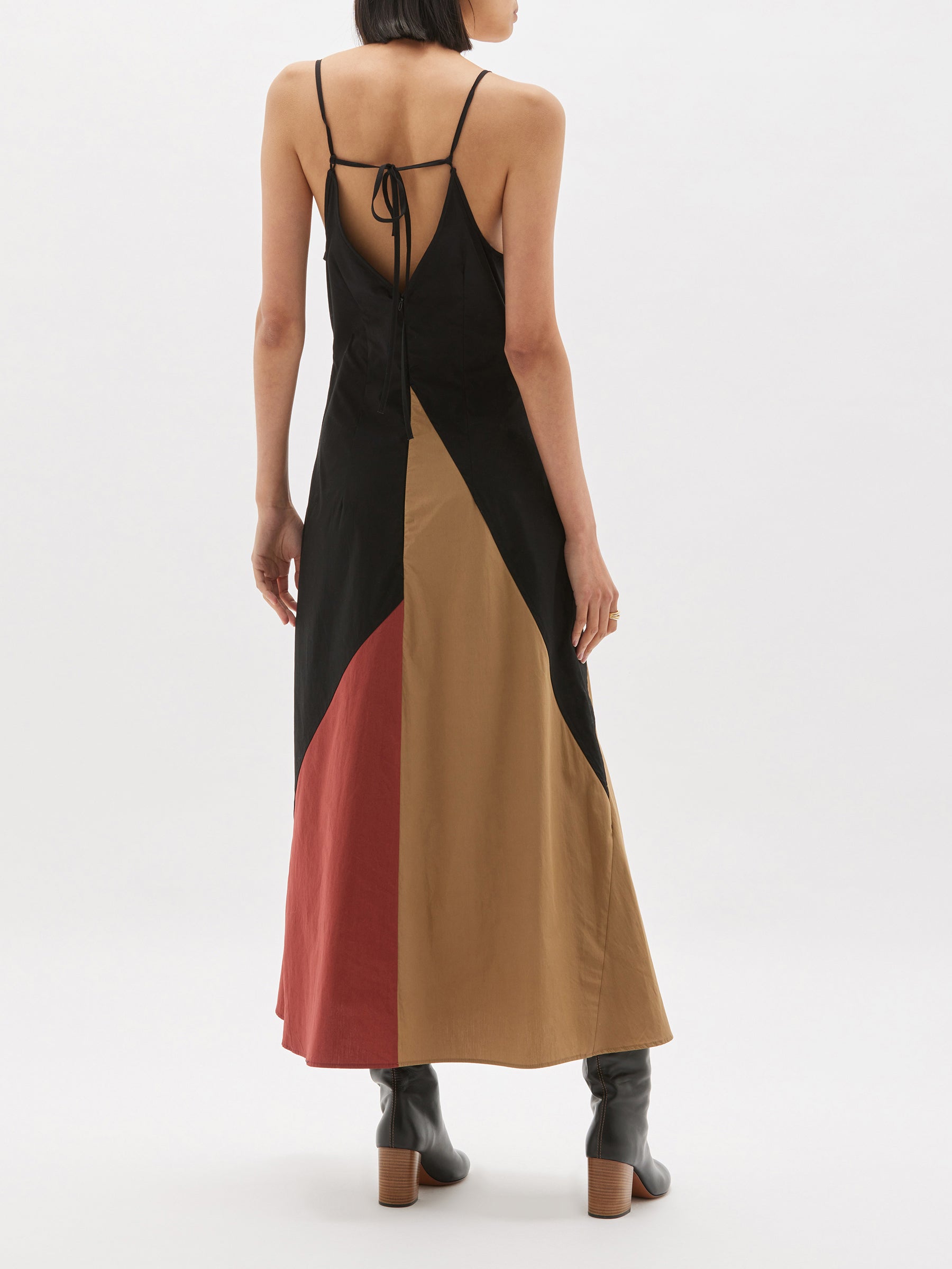 contrast-panelled-cotton-dress-aw22wfd50-black-dark-tan-paprika