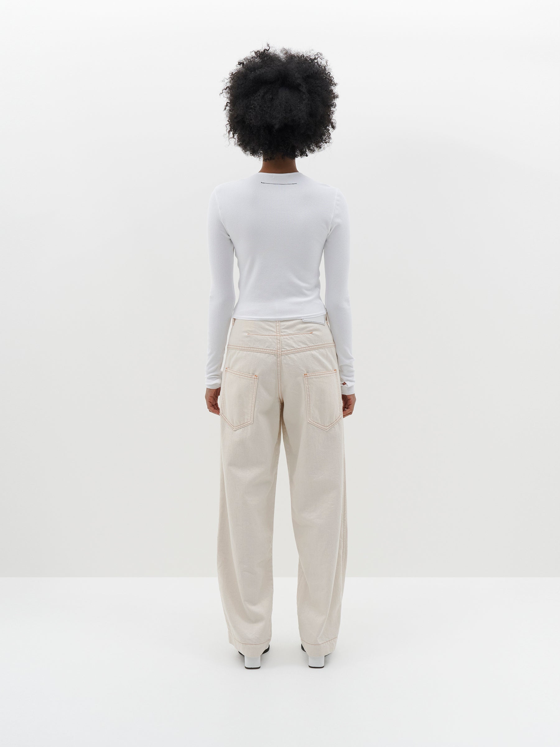 slim-fit-cut-out-detail-top-aw22wft58-white