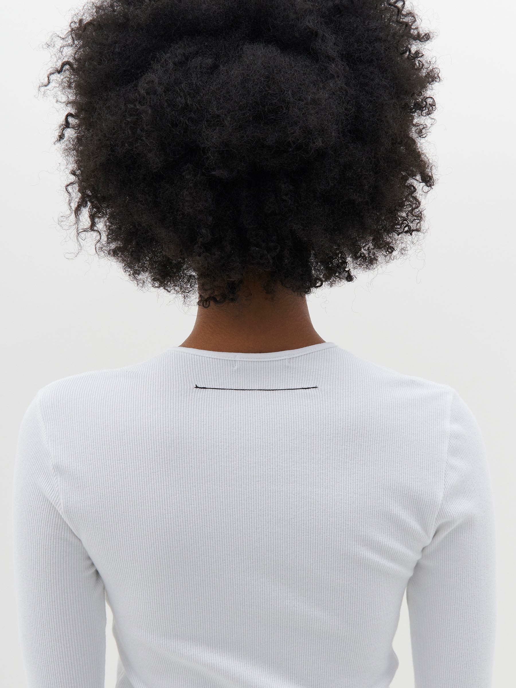 slim-fit-cut-out-detail-top-aw22wft58-white