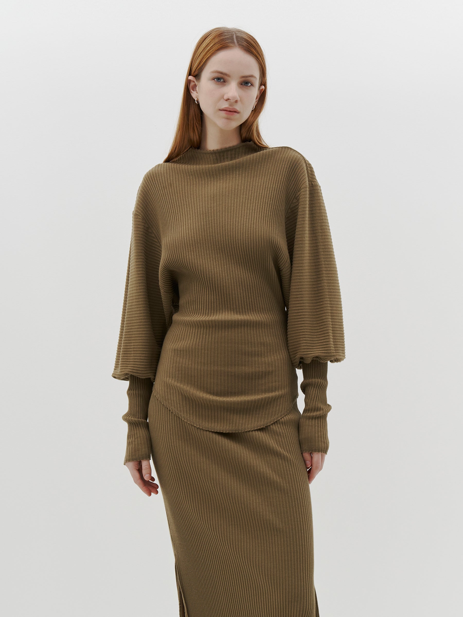 voluminous sleeve rib top