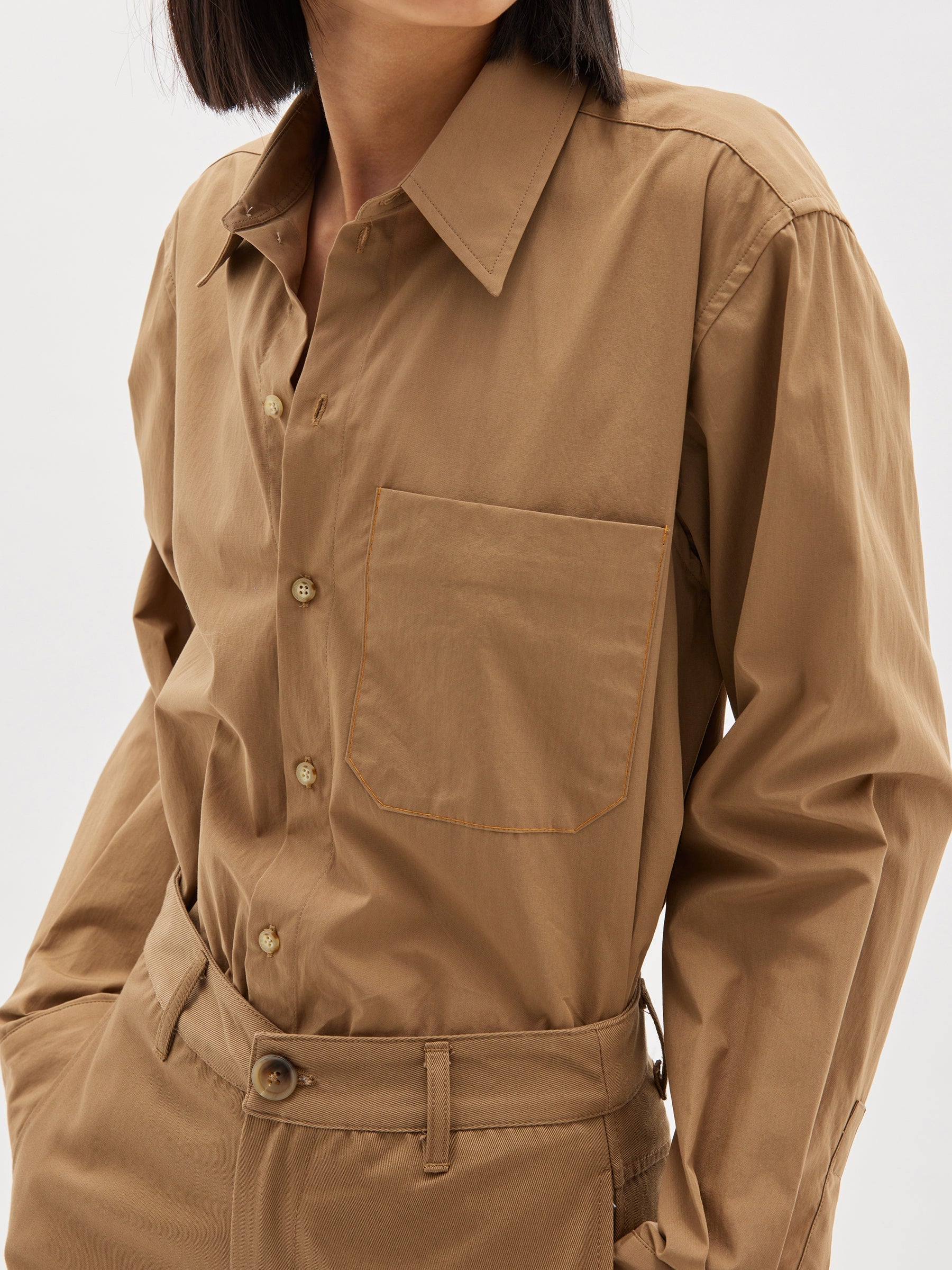 contrast-detail-dinner-shirt-aw22wft77-dark-tan