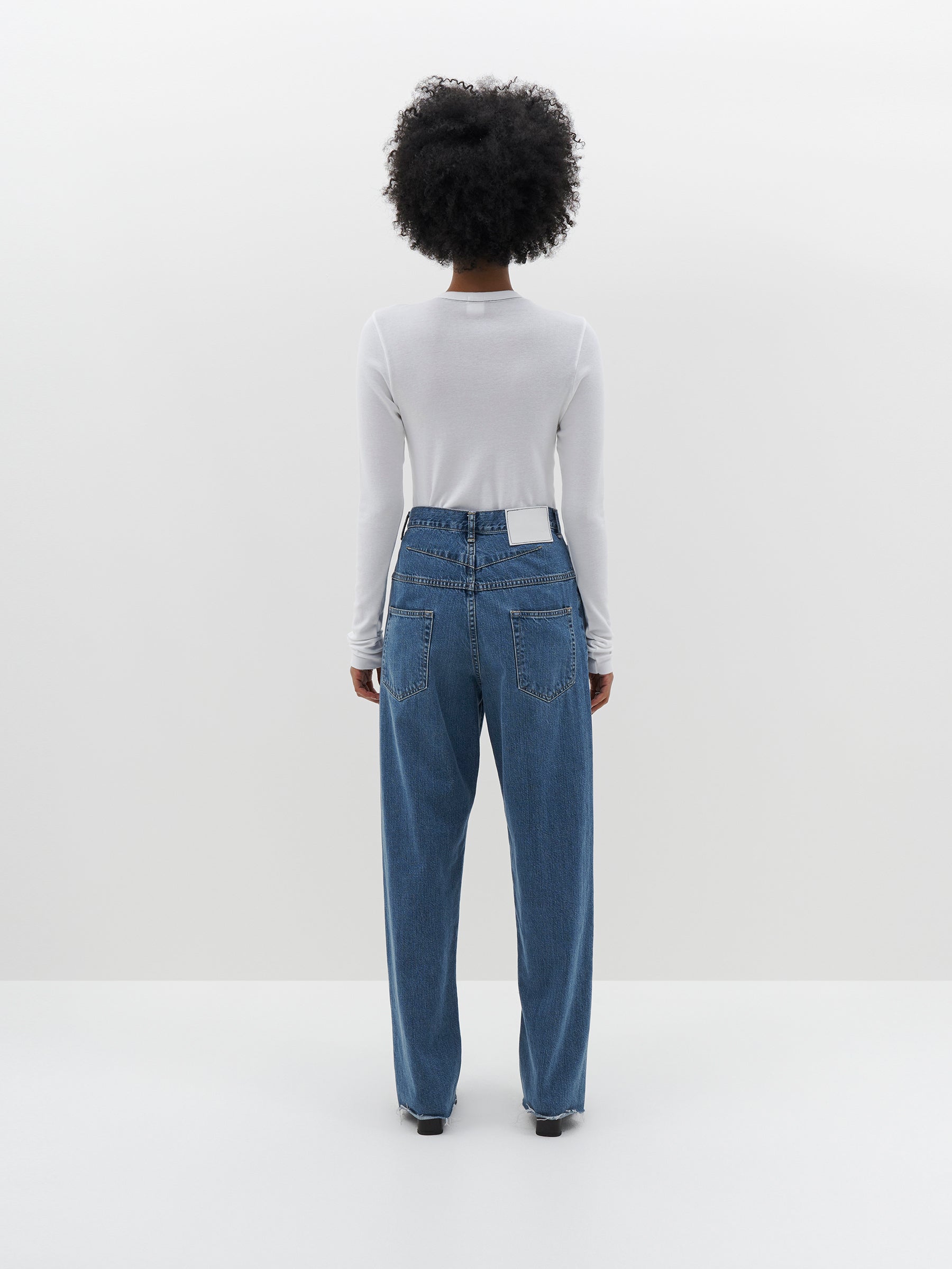 rib-cntrst-placket-l-s-t-shirt-aw22wjt57-white