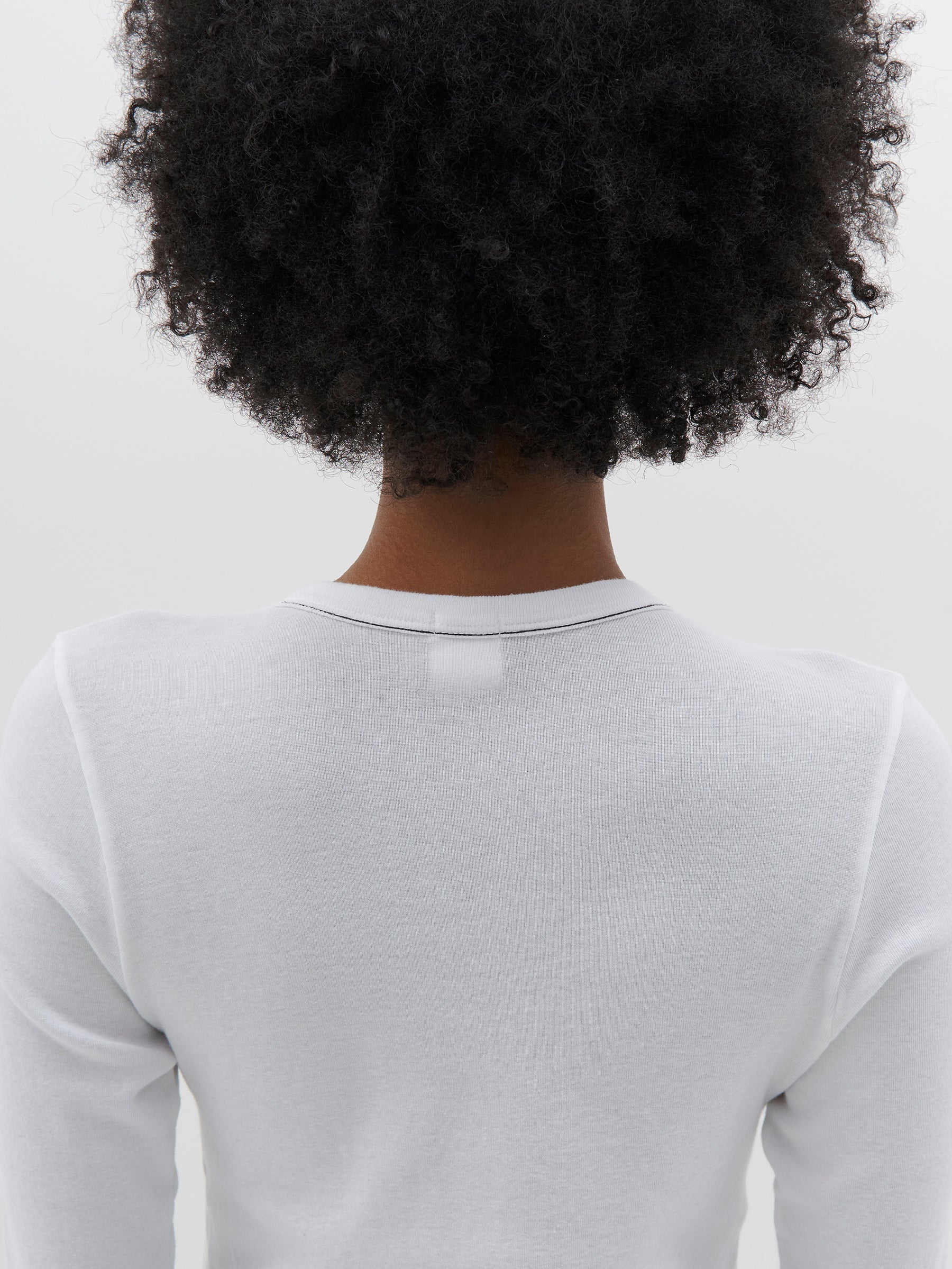 rib-cntrst-placket-l-s-t-shirt-aw22wjt57-white