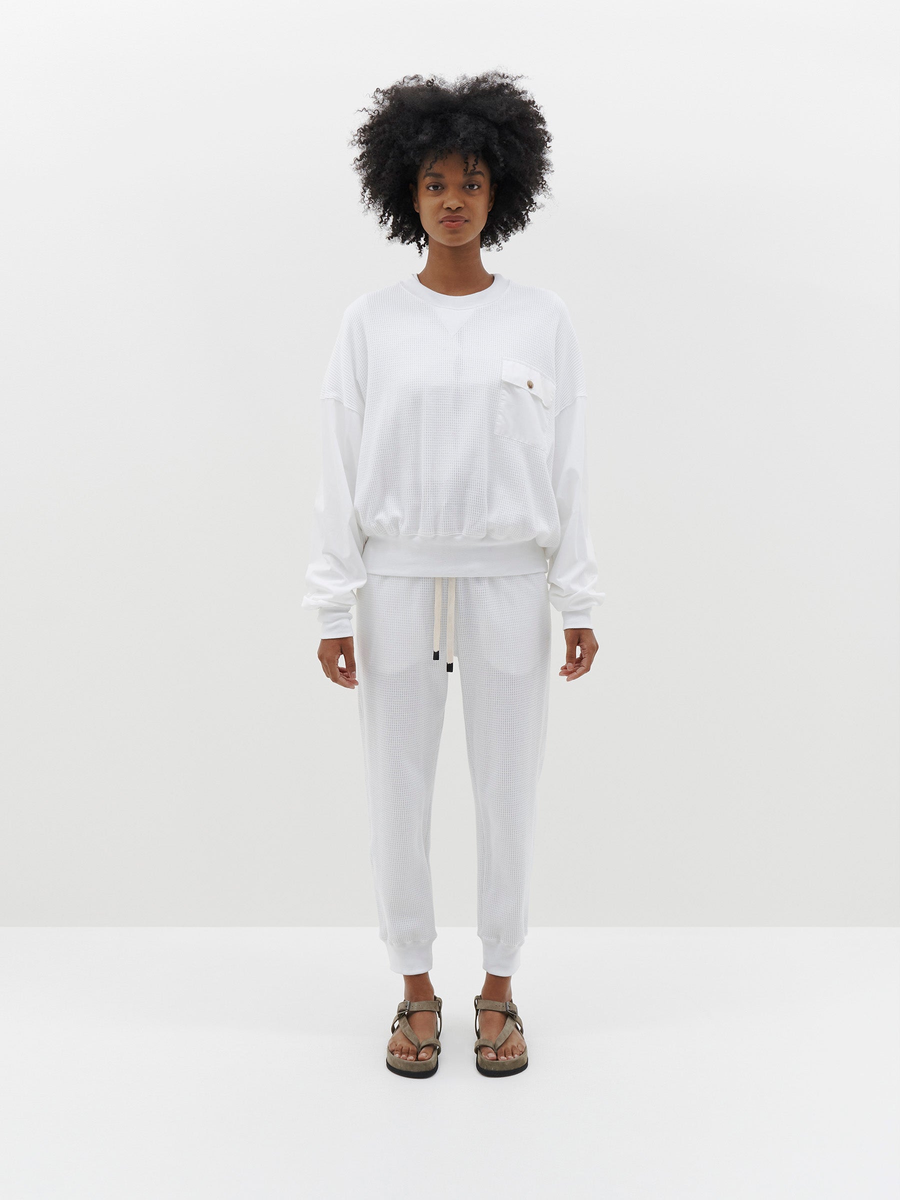contrast-panelled-waffle-sweat-aw22wjt68-white