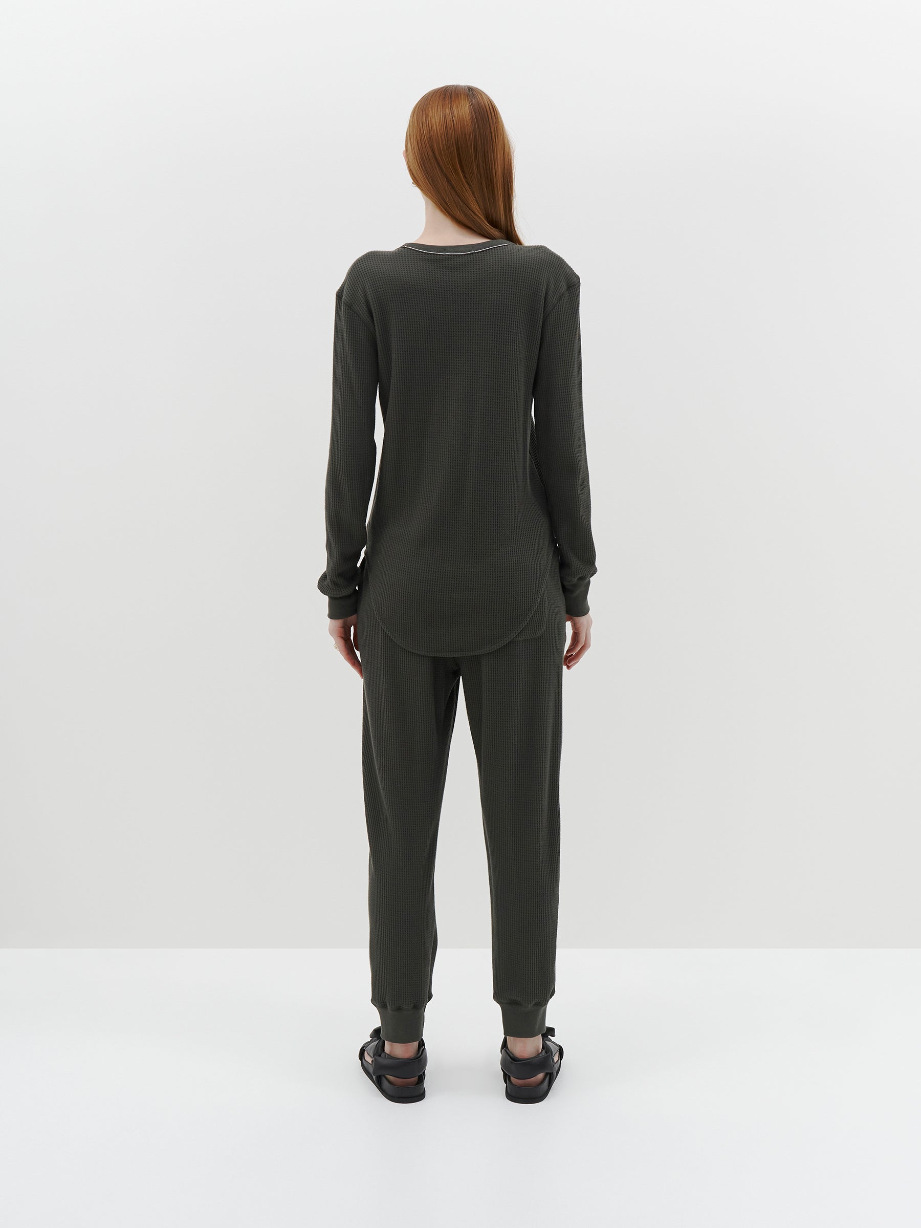 regular-waffle-l-s-t-shirt-aw22wjt70-kelp