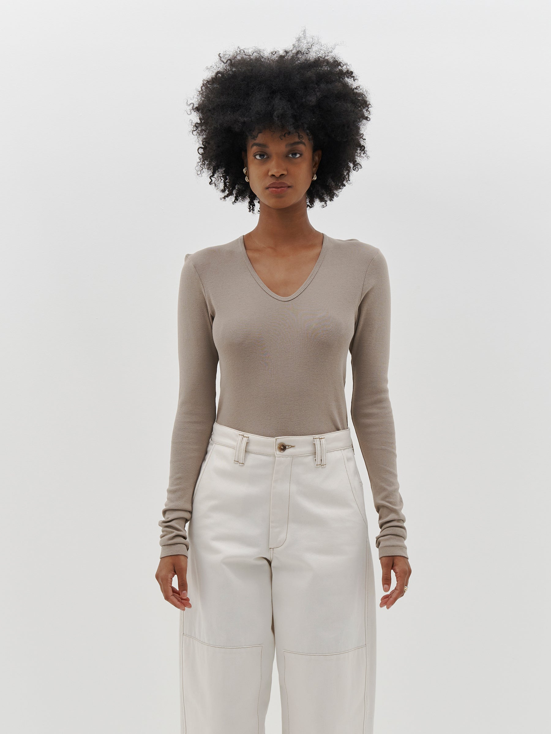 slim-rib-v-neck-l-s-t-shirt-aw22wjt90-cumin