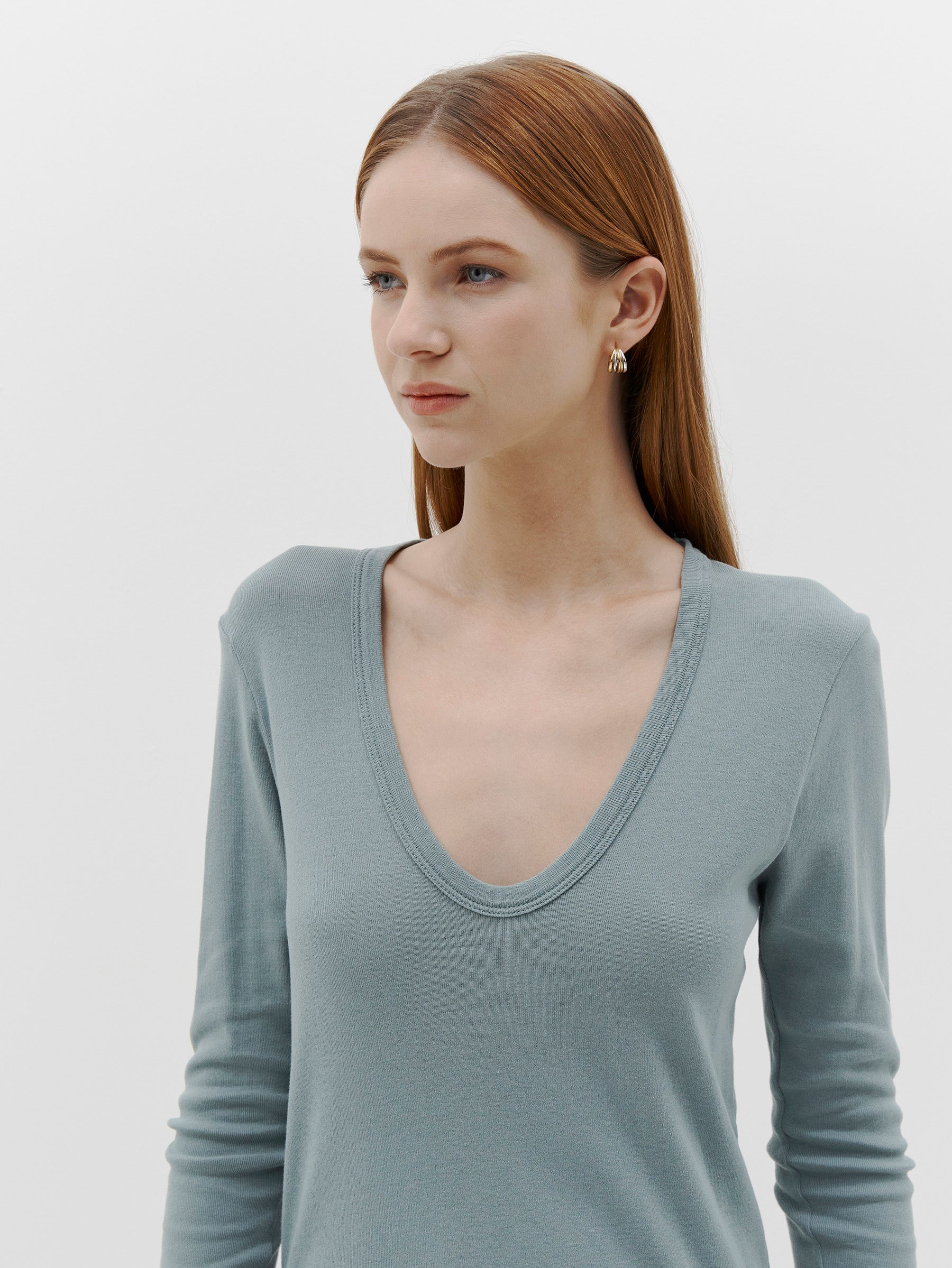 slim-rib-v-neck-l-s-t-shirt-aw22wjt90-lagoon