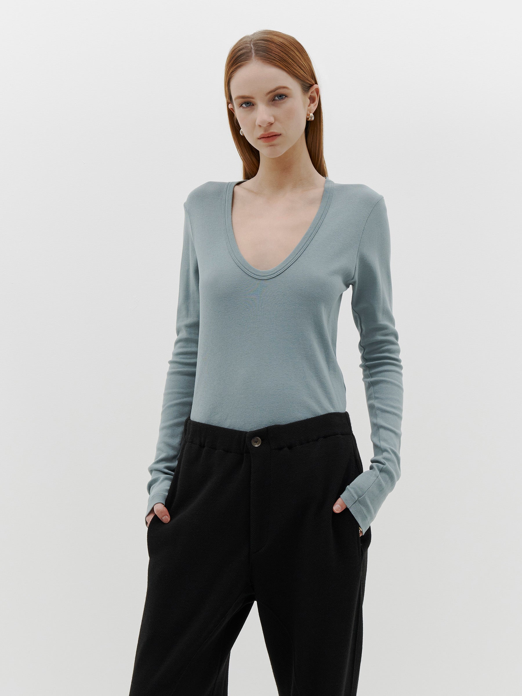 slim-rib-v-neck-l-s-t-shirt-aw22wjt90-lagoon