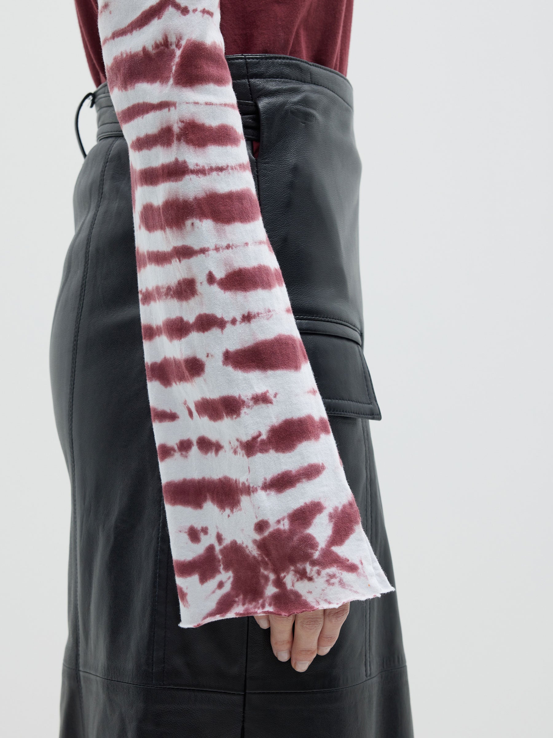 streak dye raised neck long sleeve t.shirt