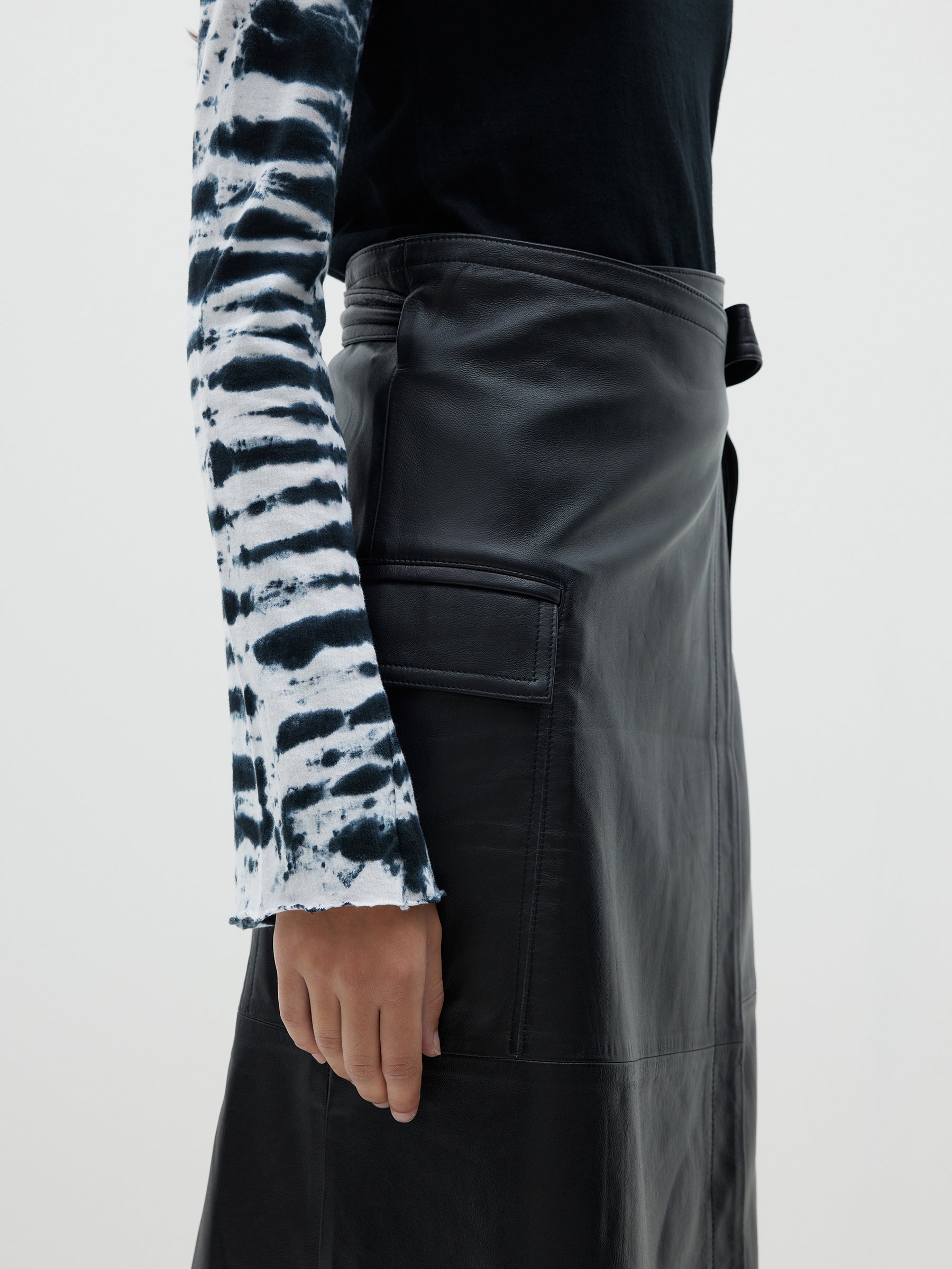 streak dye raised neck long sleeve t.shirt
