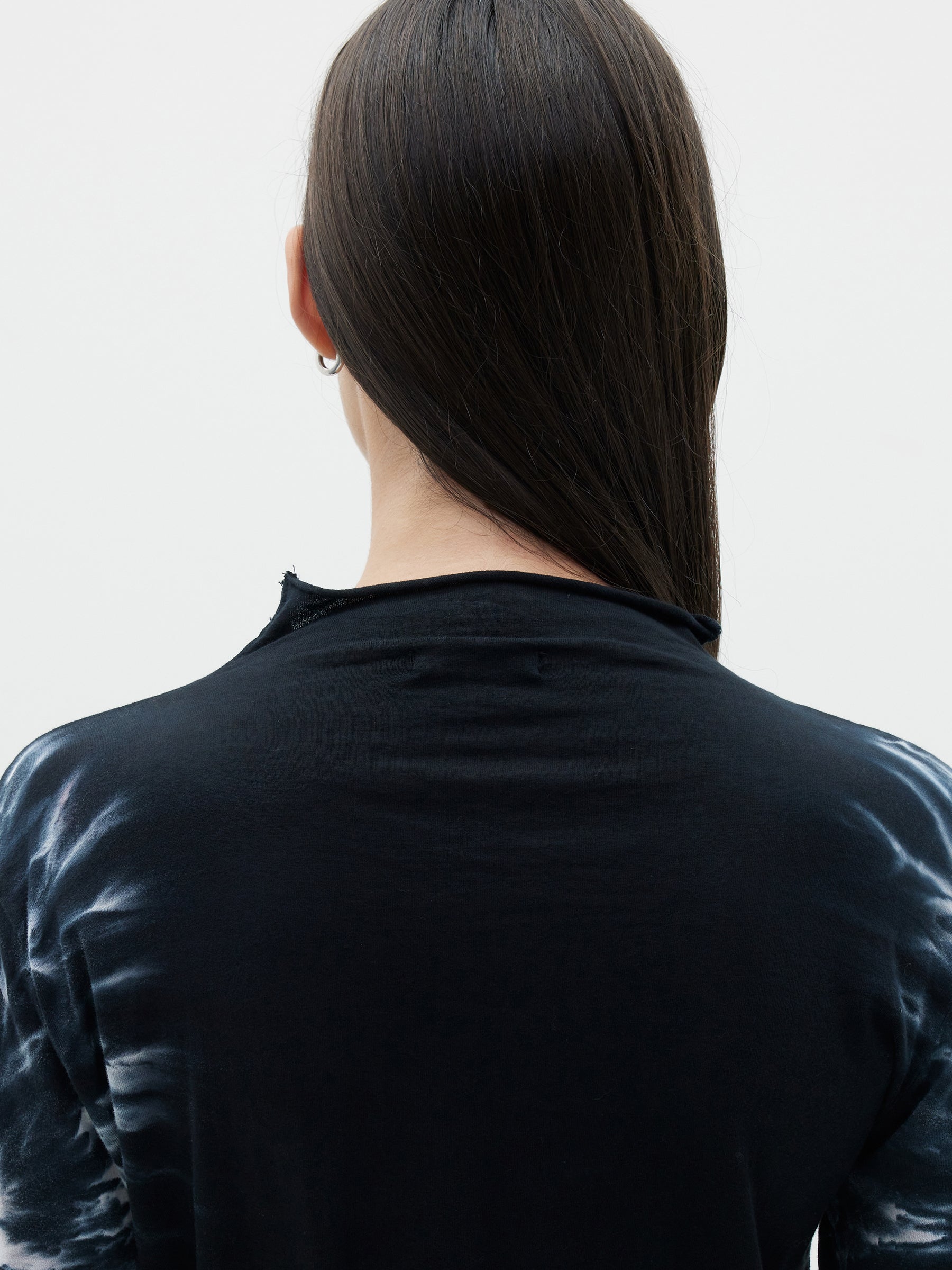 streak dye raised neck long sleeve t.shirt