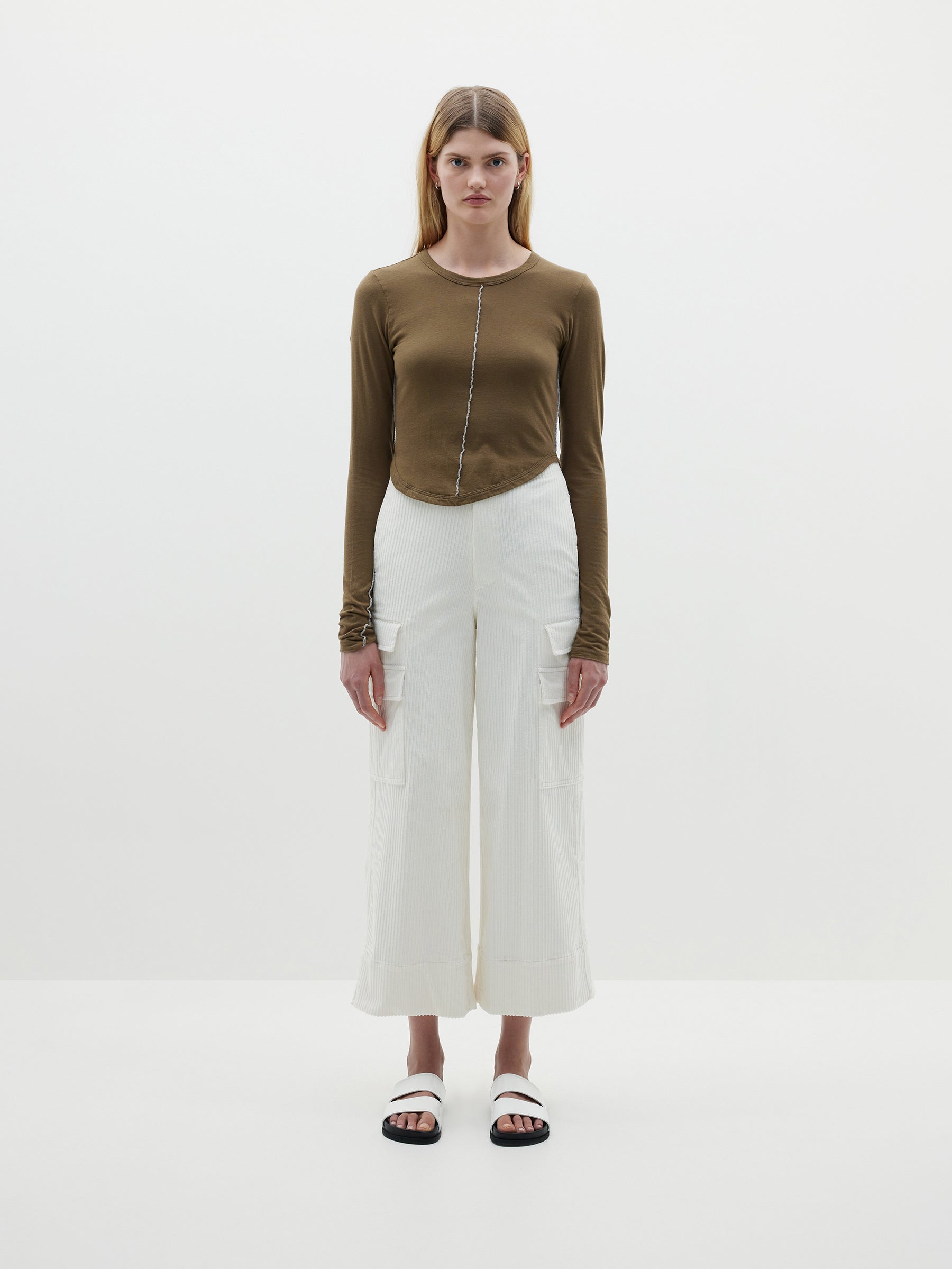 athletic scoop hem long sleeve t.shirt