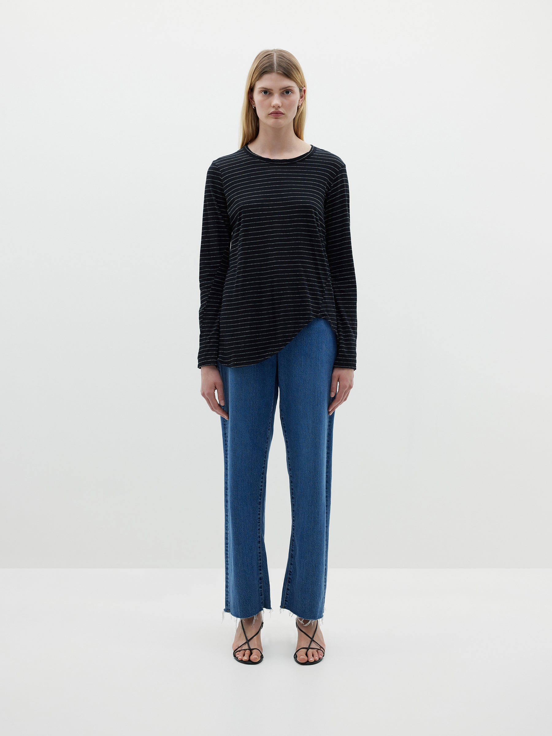 stripe scoop hem long sleeve t.shirt