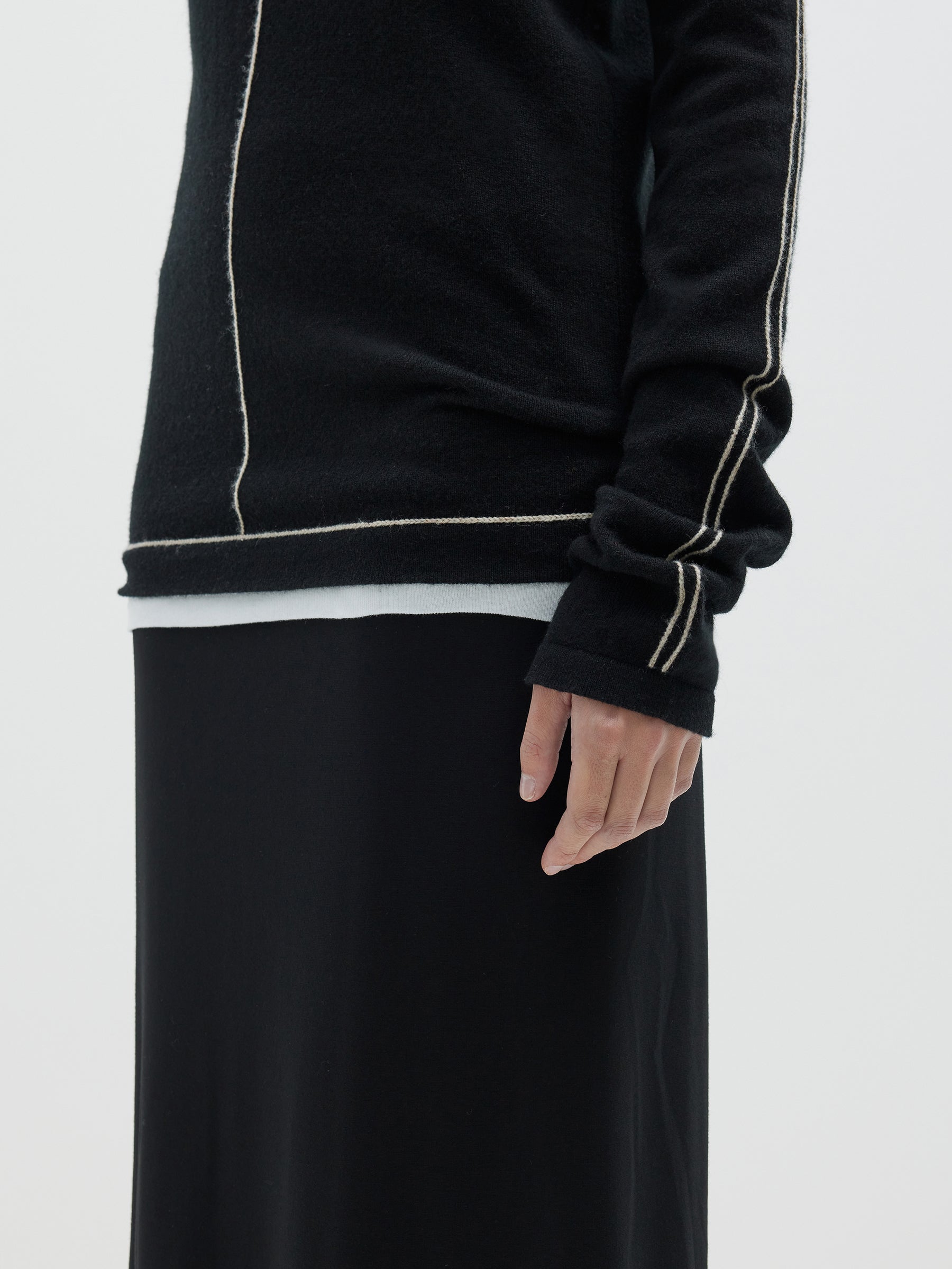 contrast detail layering knit