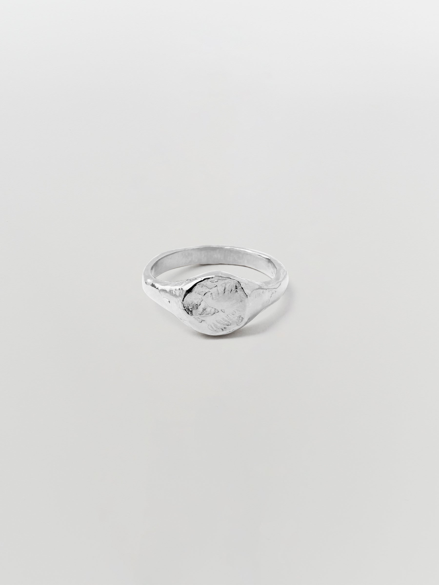 the line of sun twilight signet ring