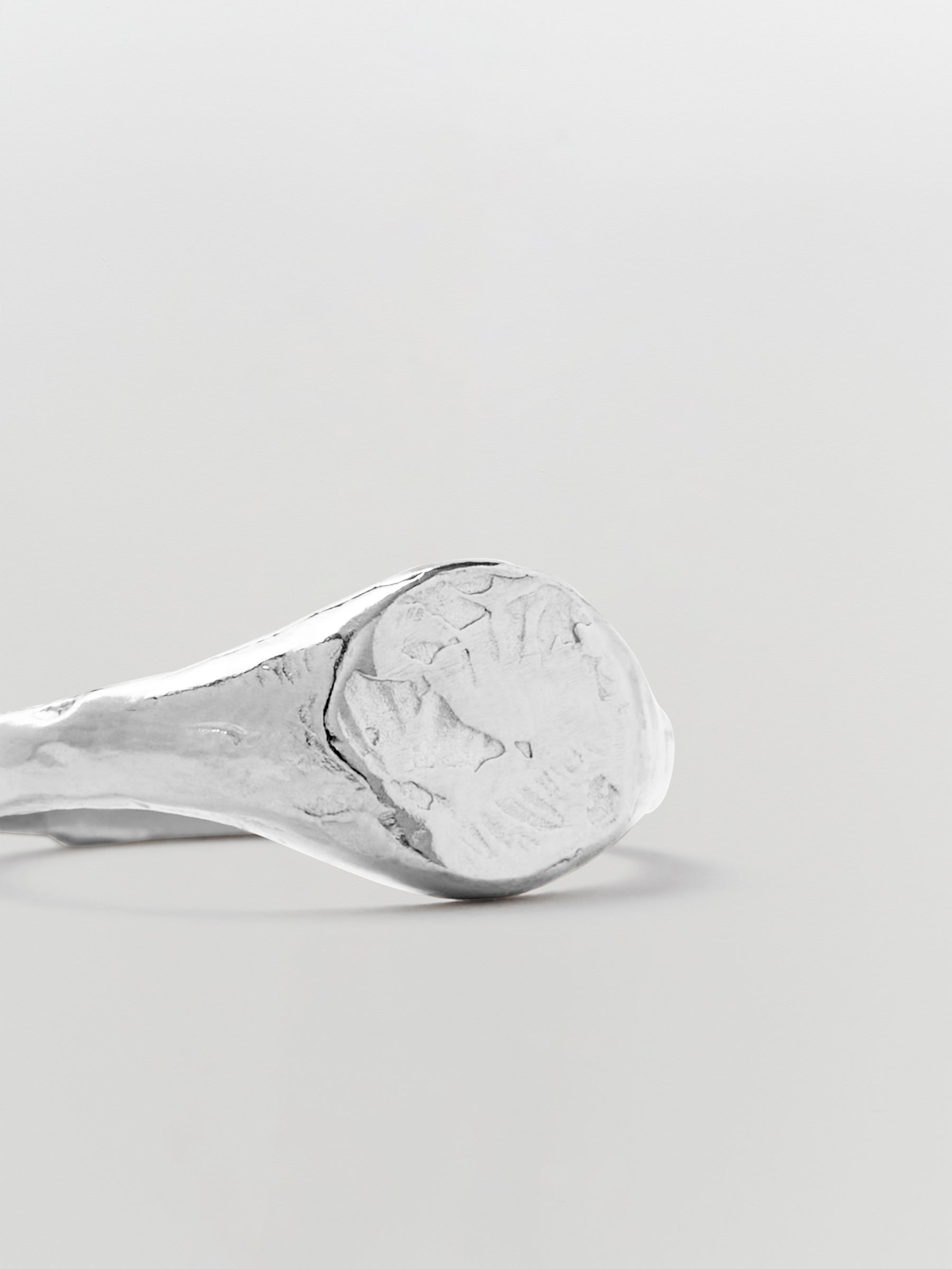 the line of sun twilight signet ring