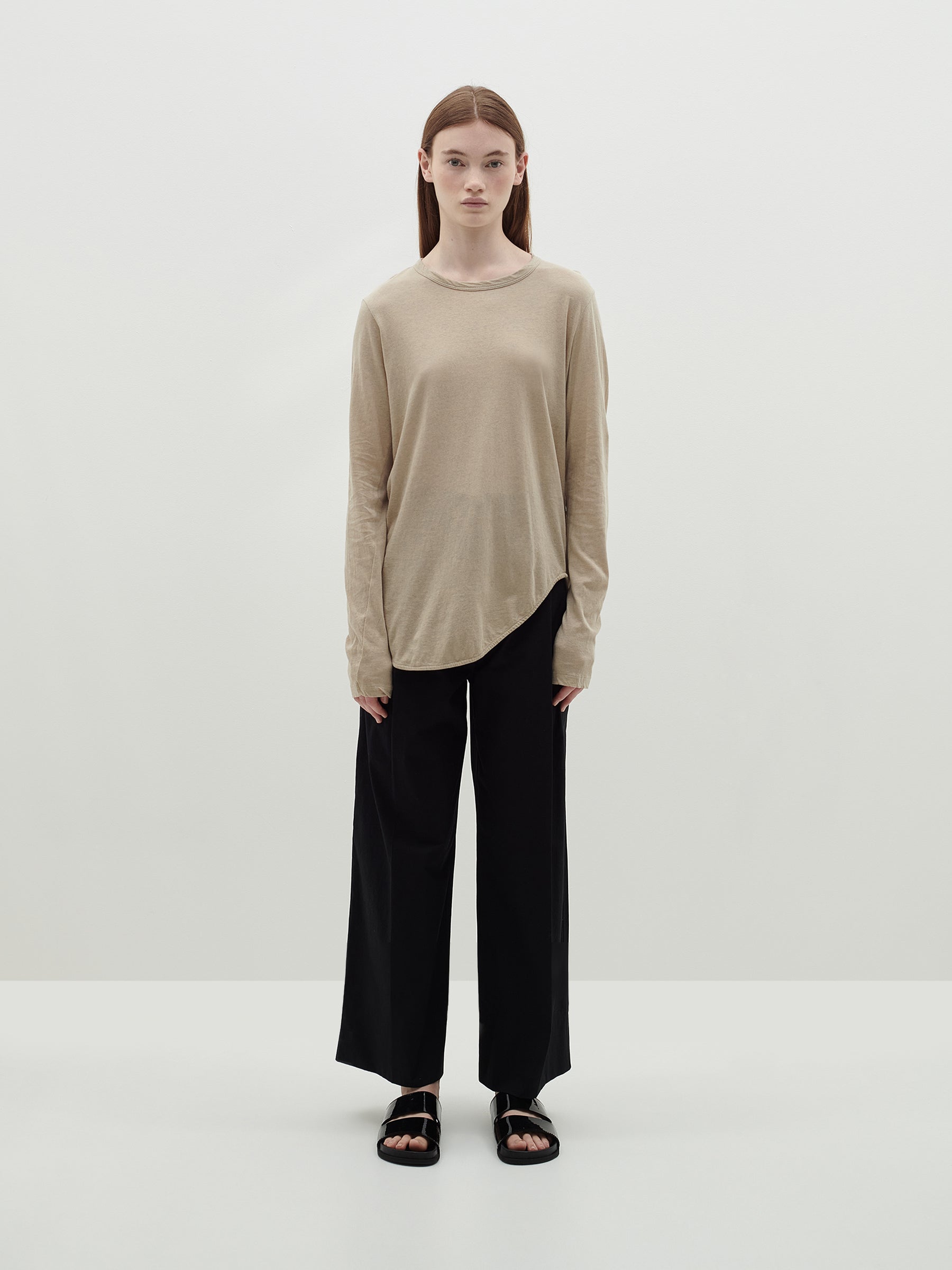 regular scoop hem long sleeve t.shirt