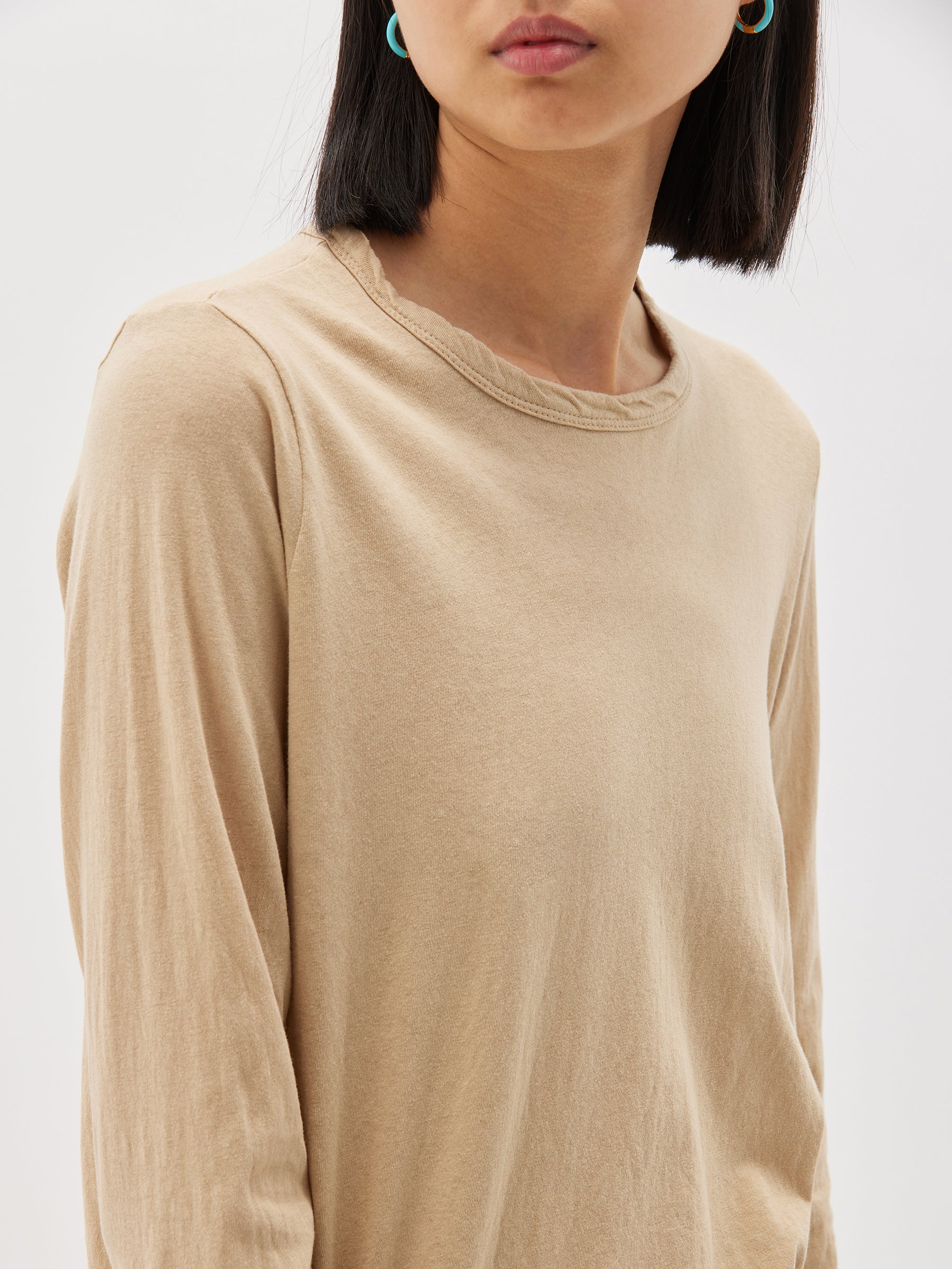 regular scoop hem long sleeve t.shirt