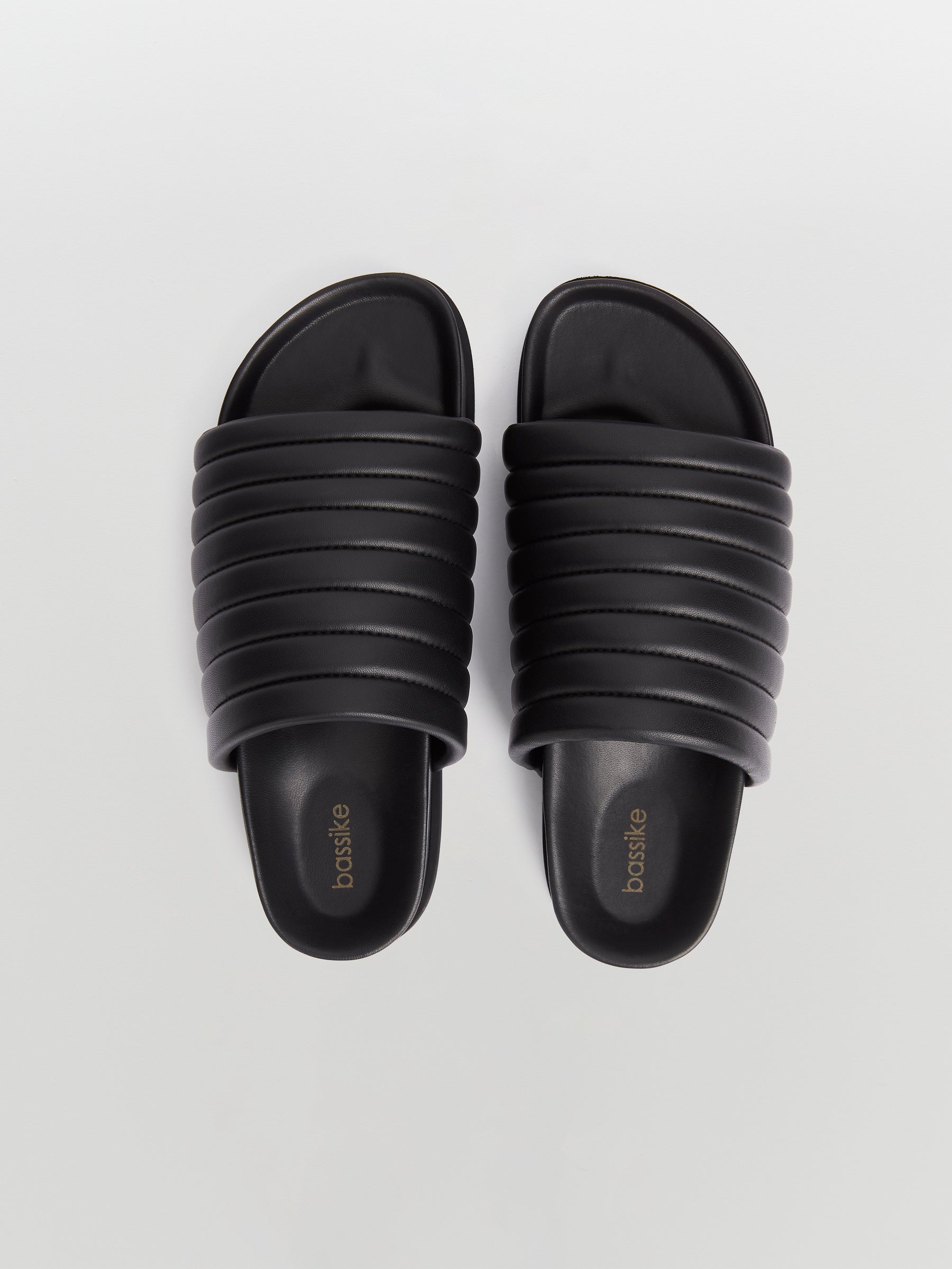 topstitch-padded-detail-slide-pc22wa05-black