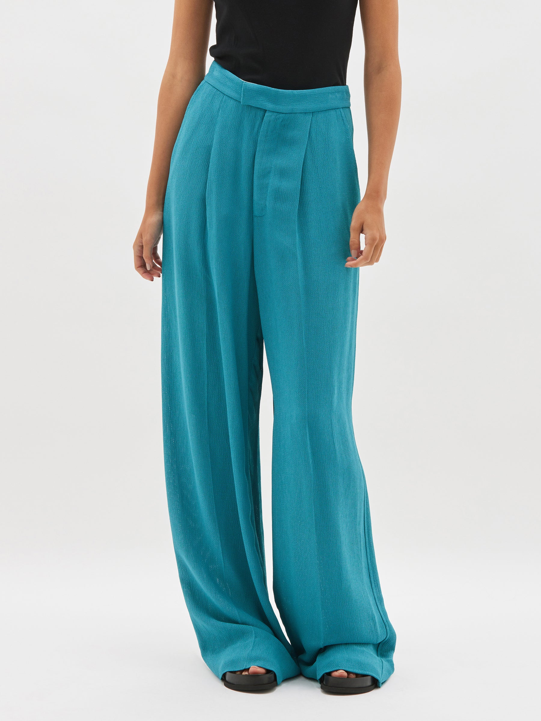 basketweave crepe pleated pant