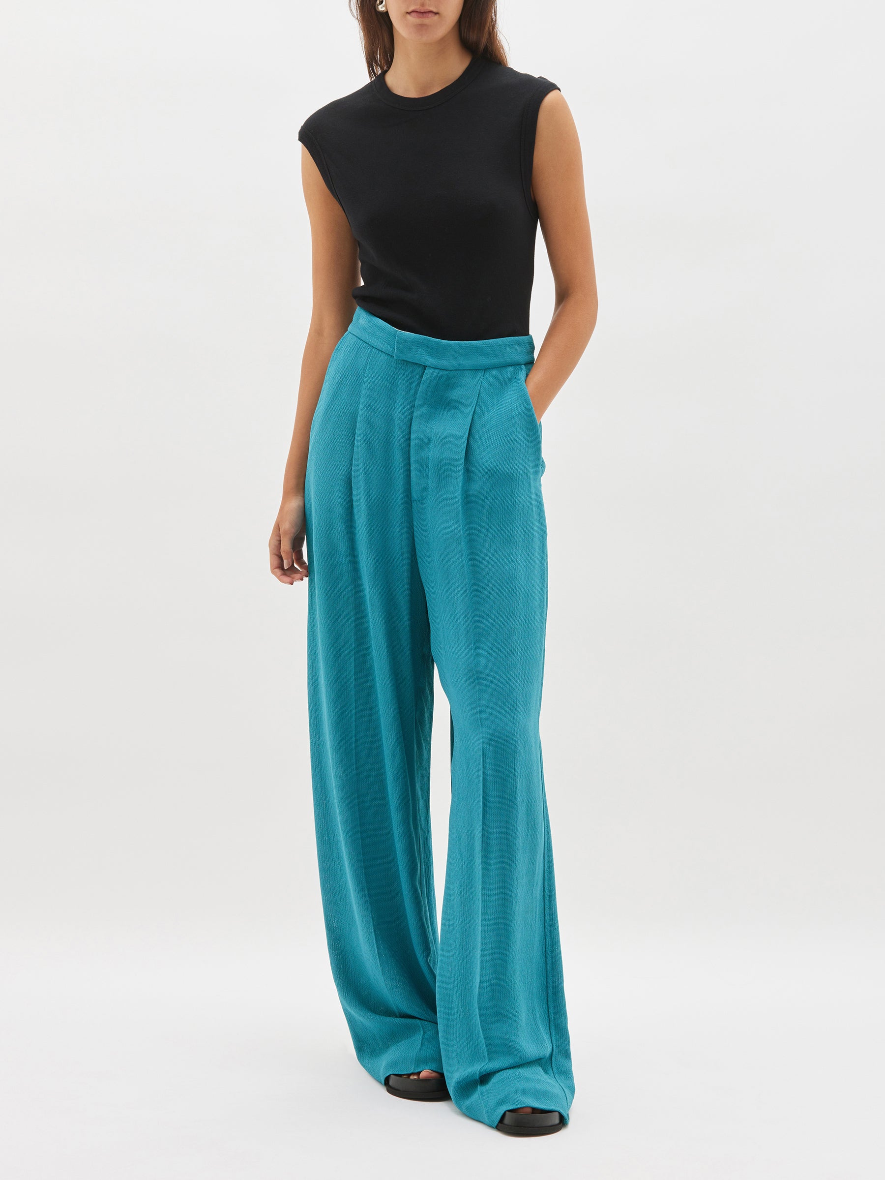 basketweave crepe pleated pant