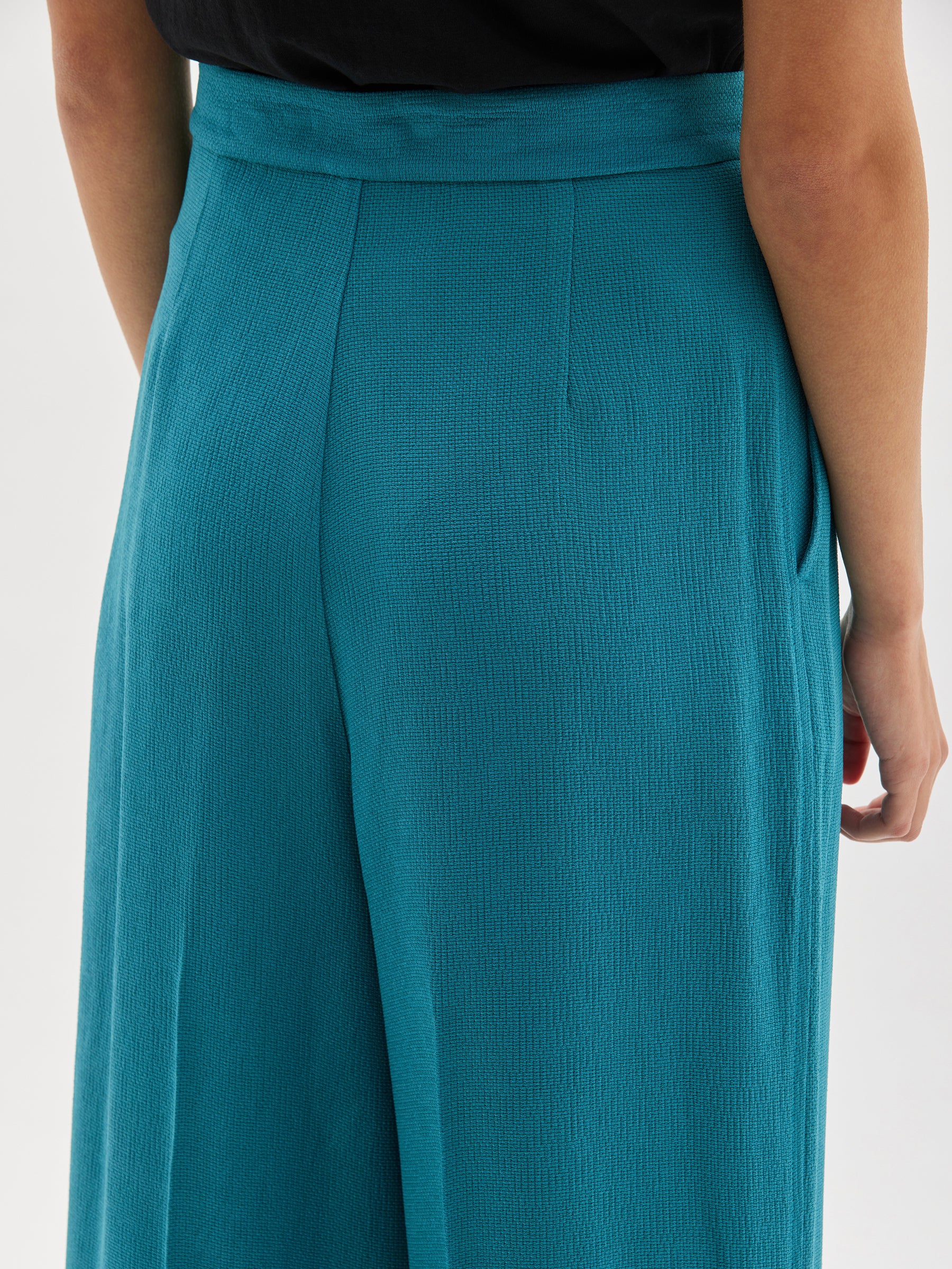 basketweave crepe pleated pant
