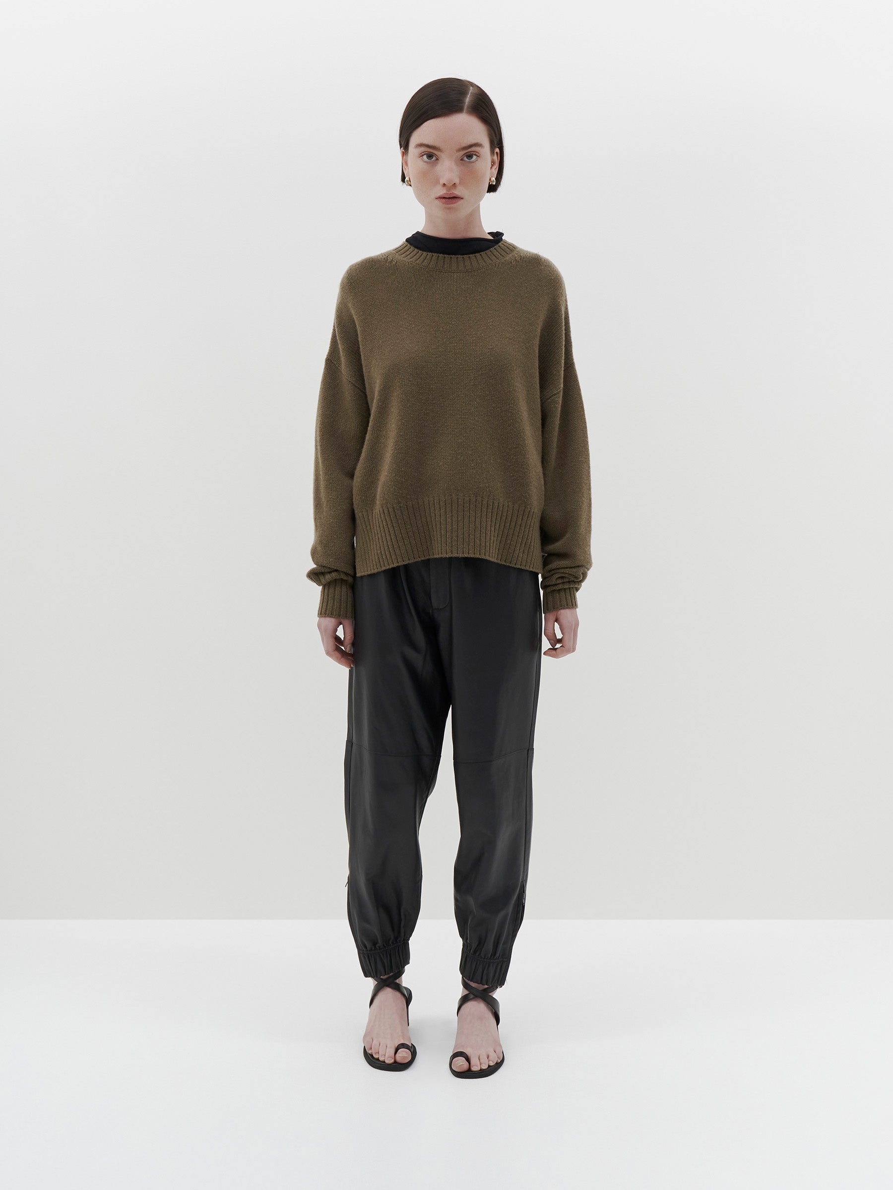 drape-back-weekend-knit-pc22wk10-army-green