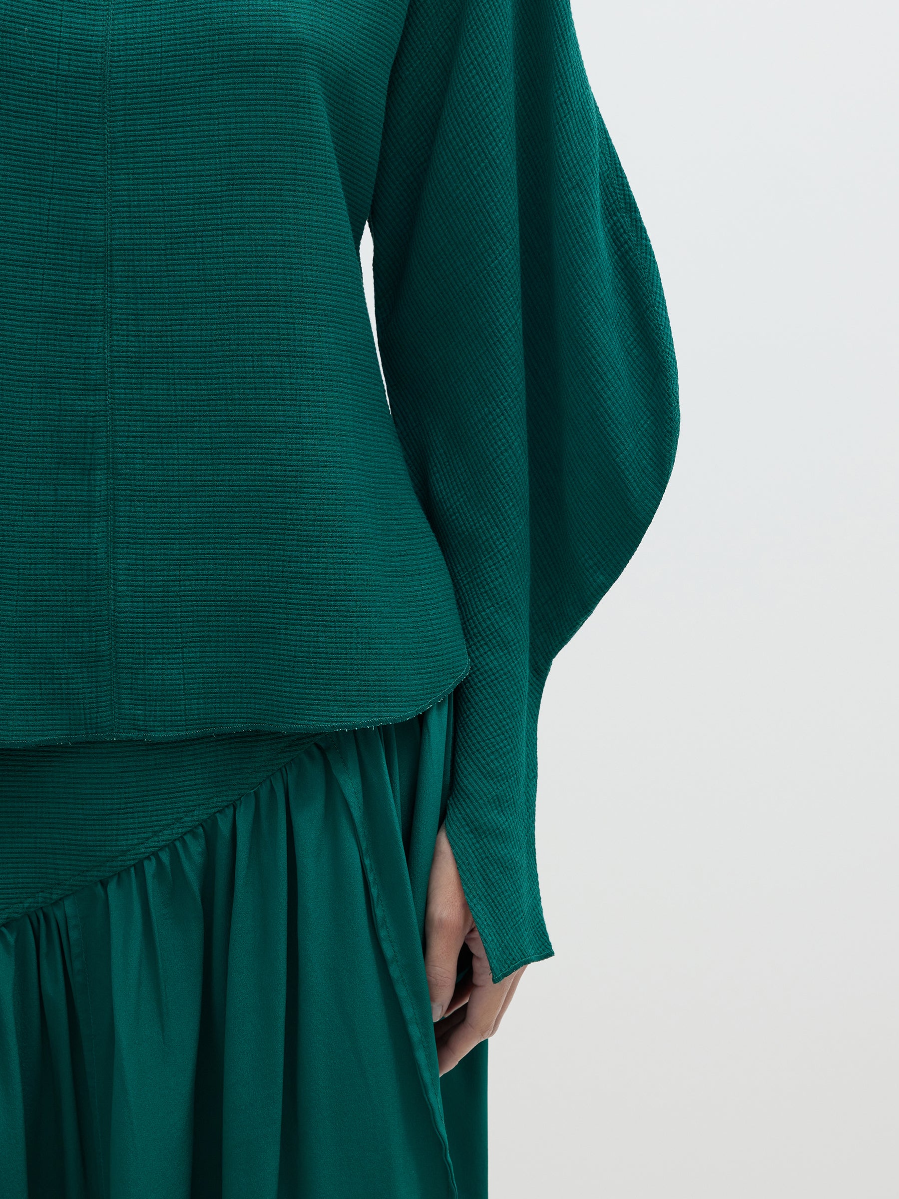 viscose crepe round sleeve top