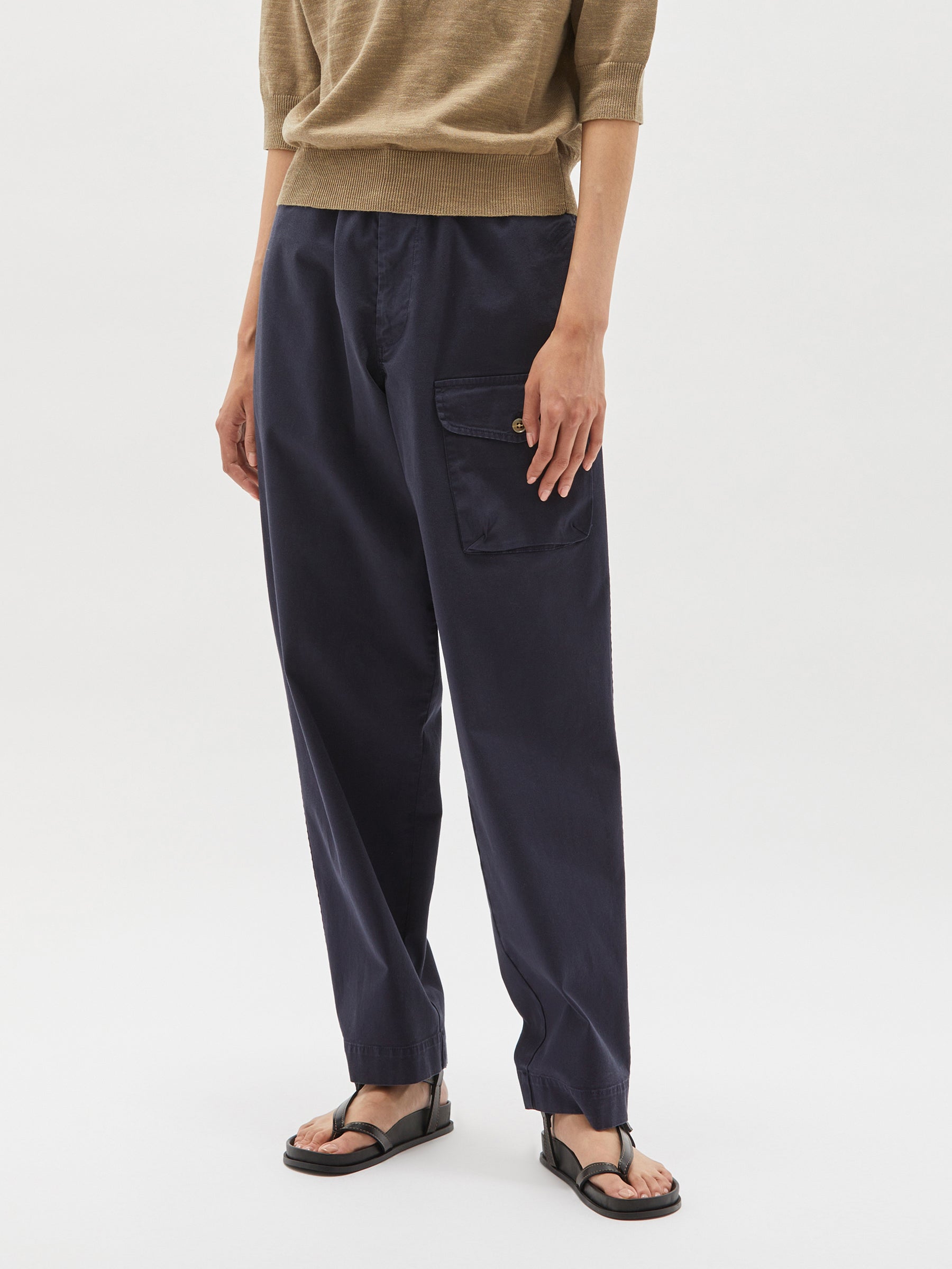 slouch pocket detail chino