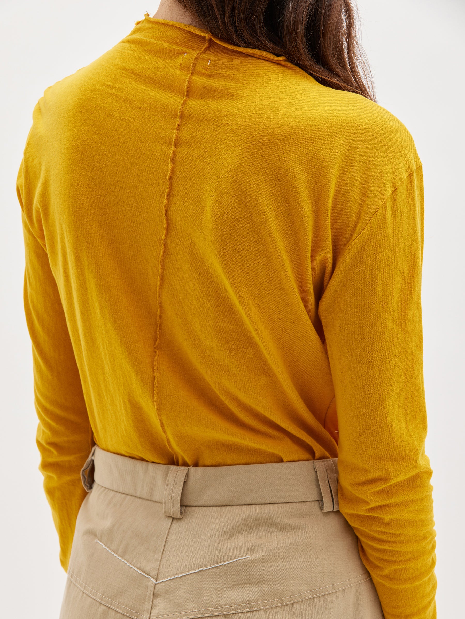 front seam raised neck long sleeve t.shirt