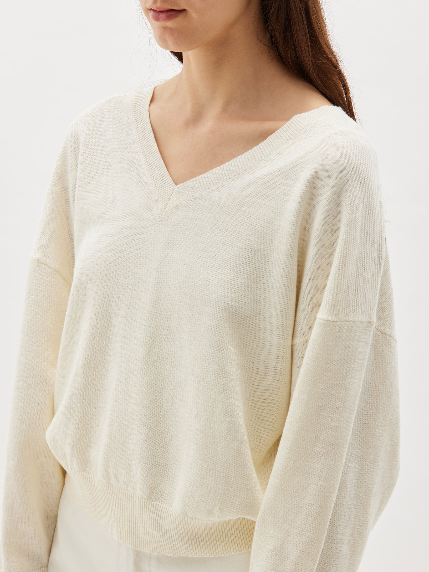 athletic v neck knit