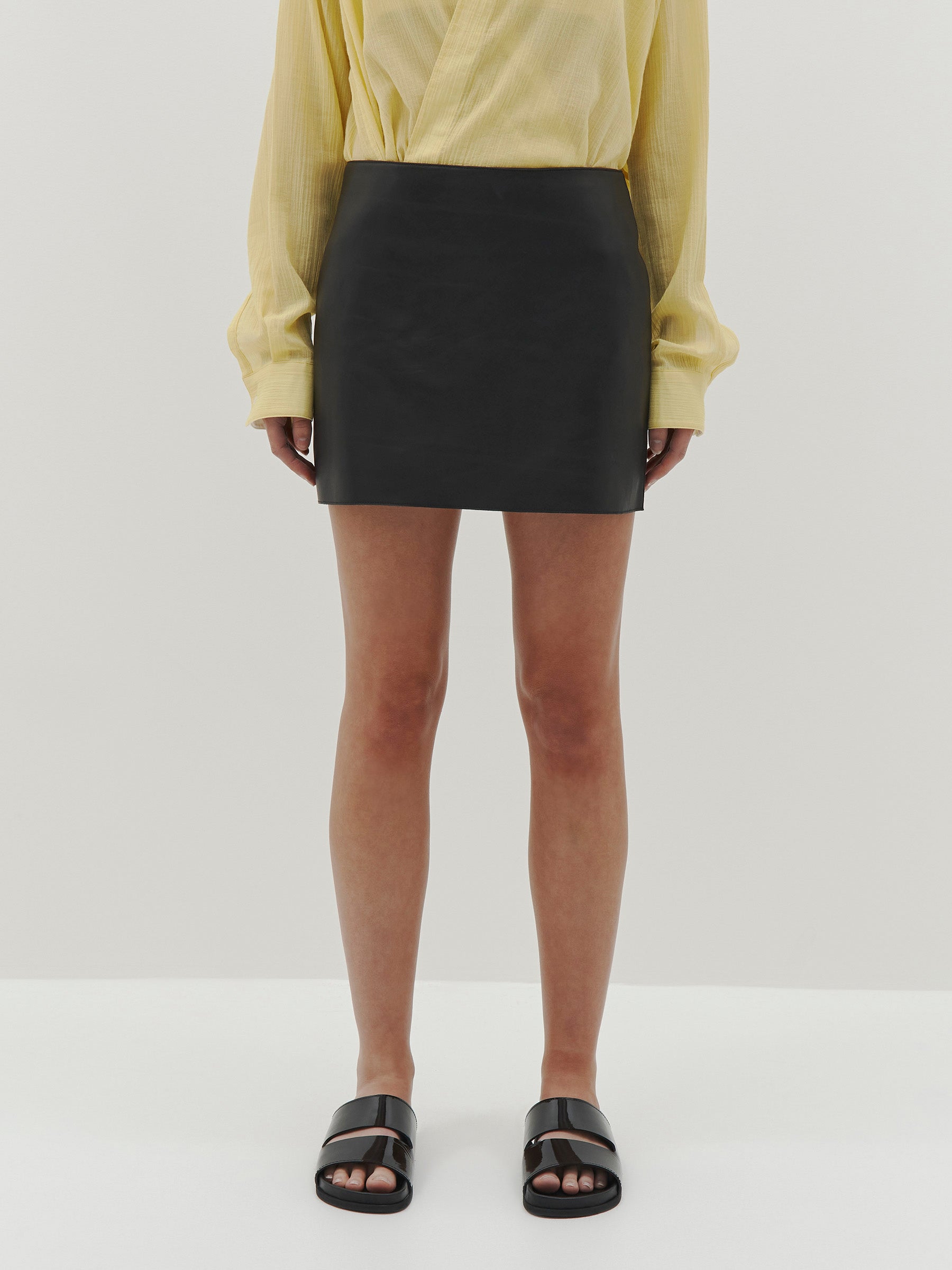 raw detail leather mini skirt