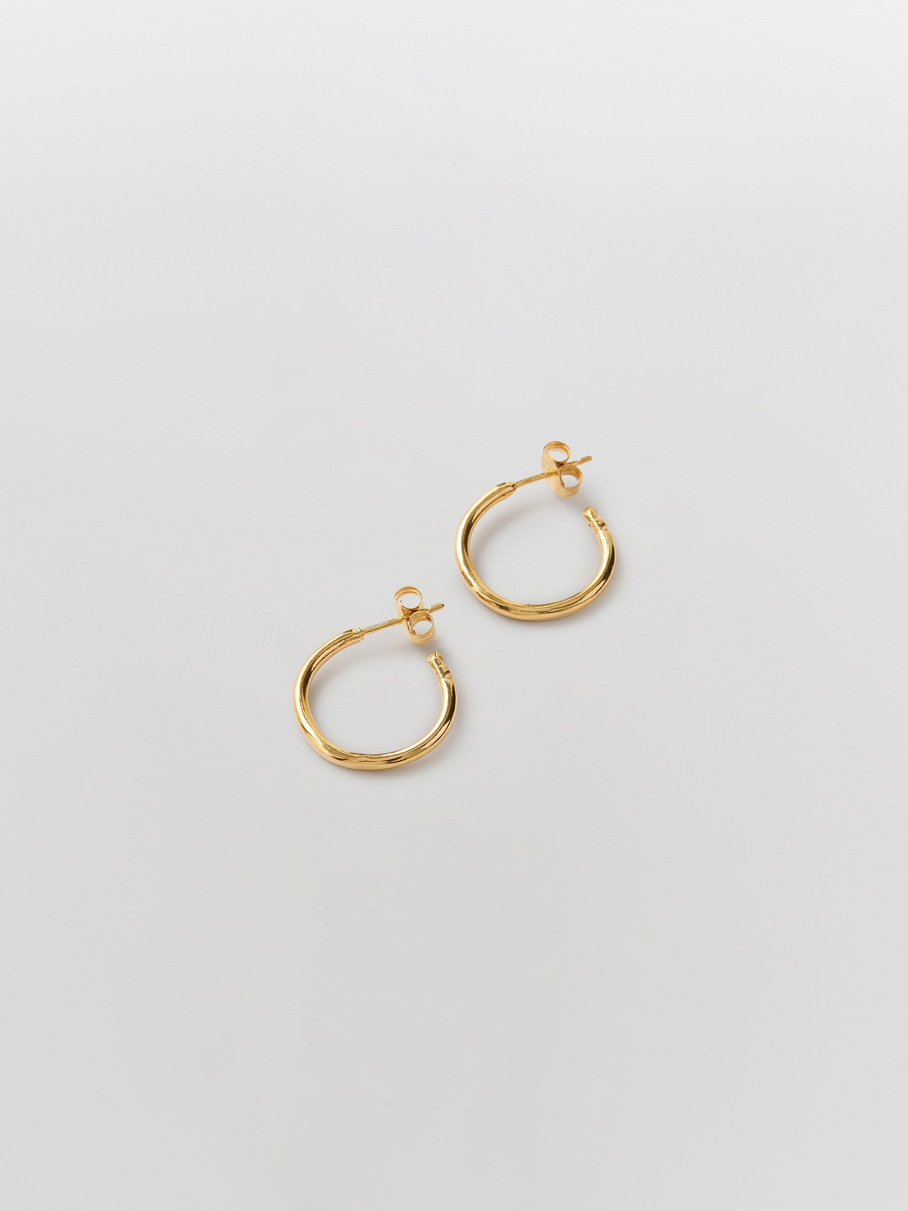 released from love 004 classic gold hoops