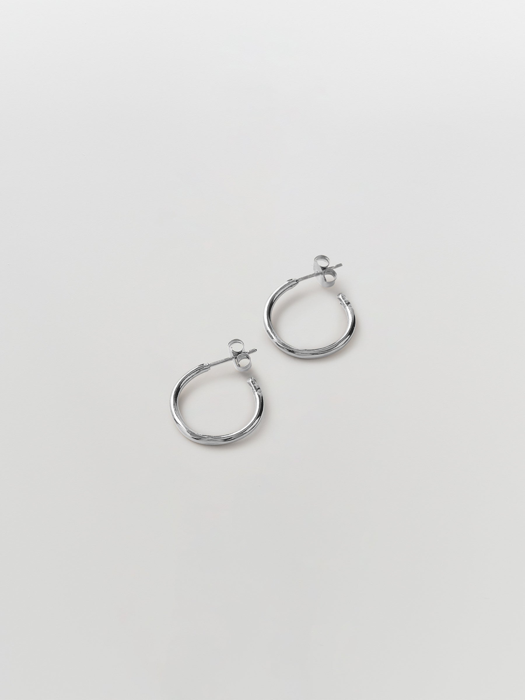 released from love 004 classic silver hoops