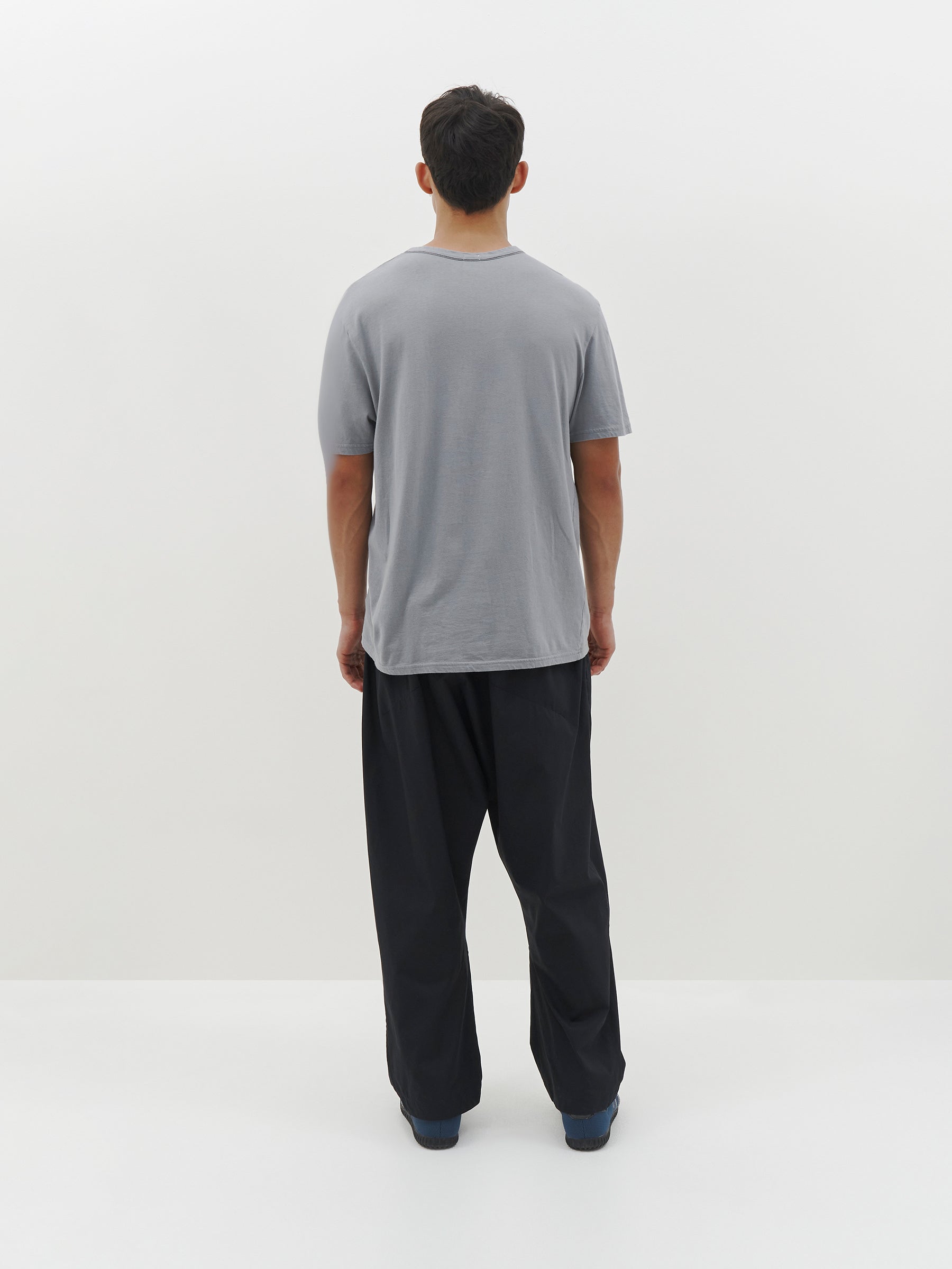 slim fit button pocket t.shirt