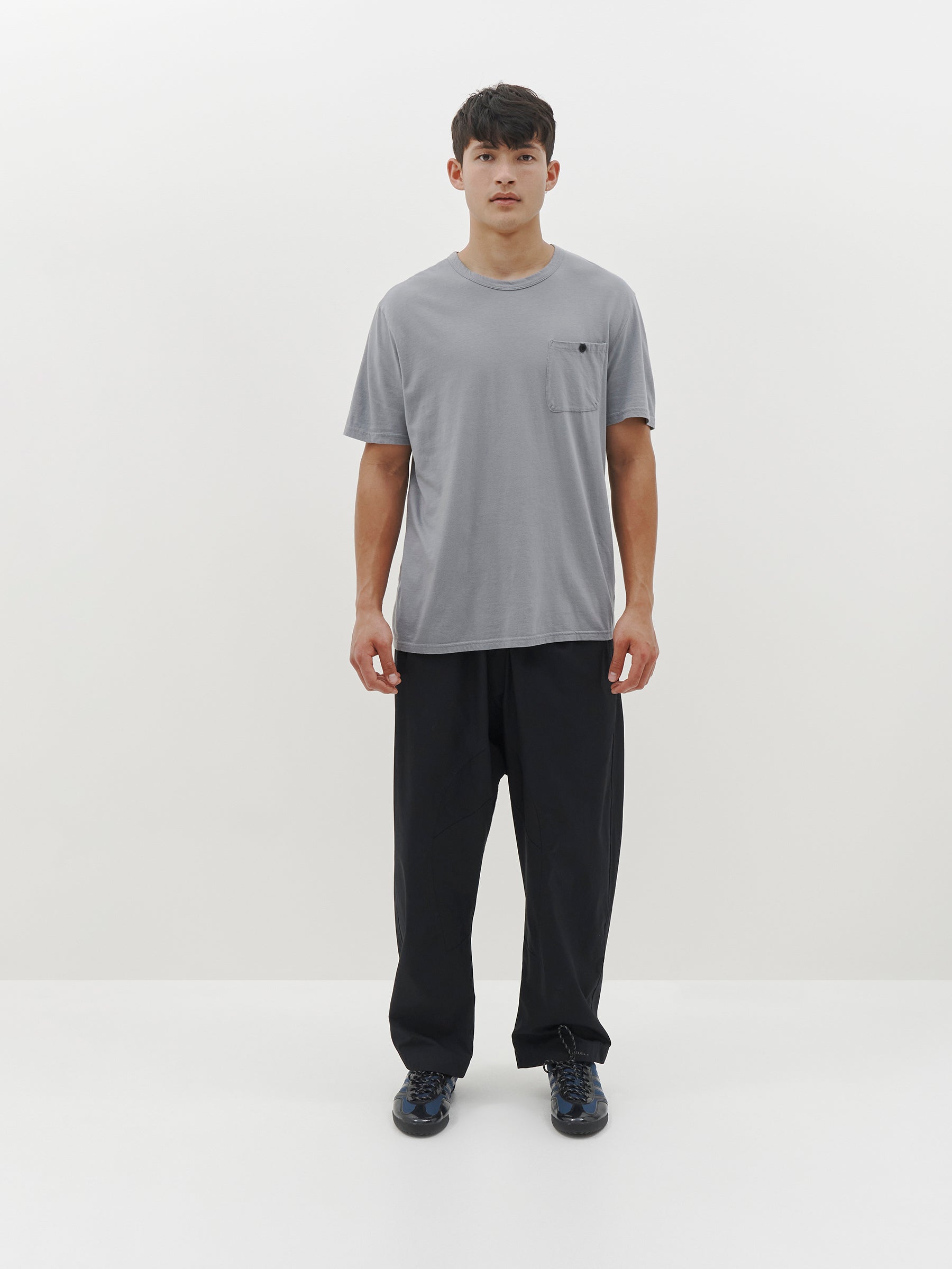 slim fit button pocket t.shirt