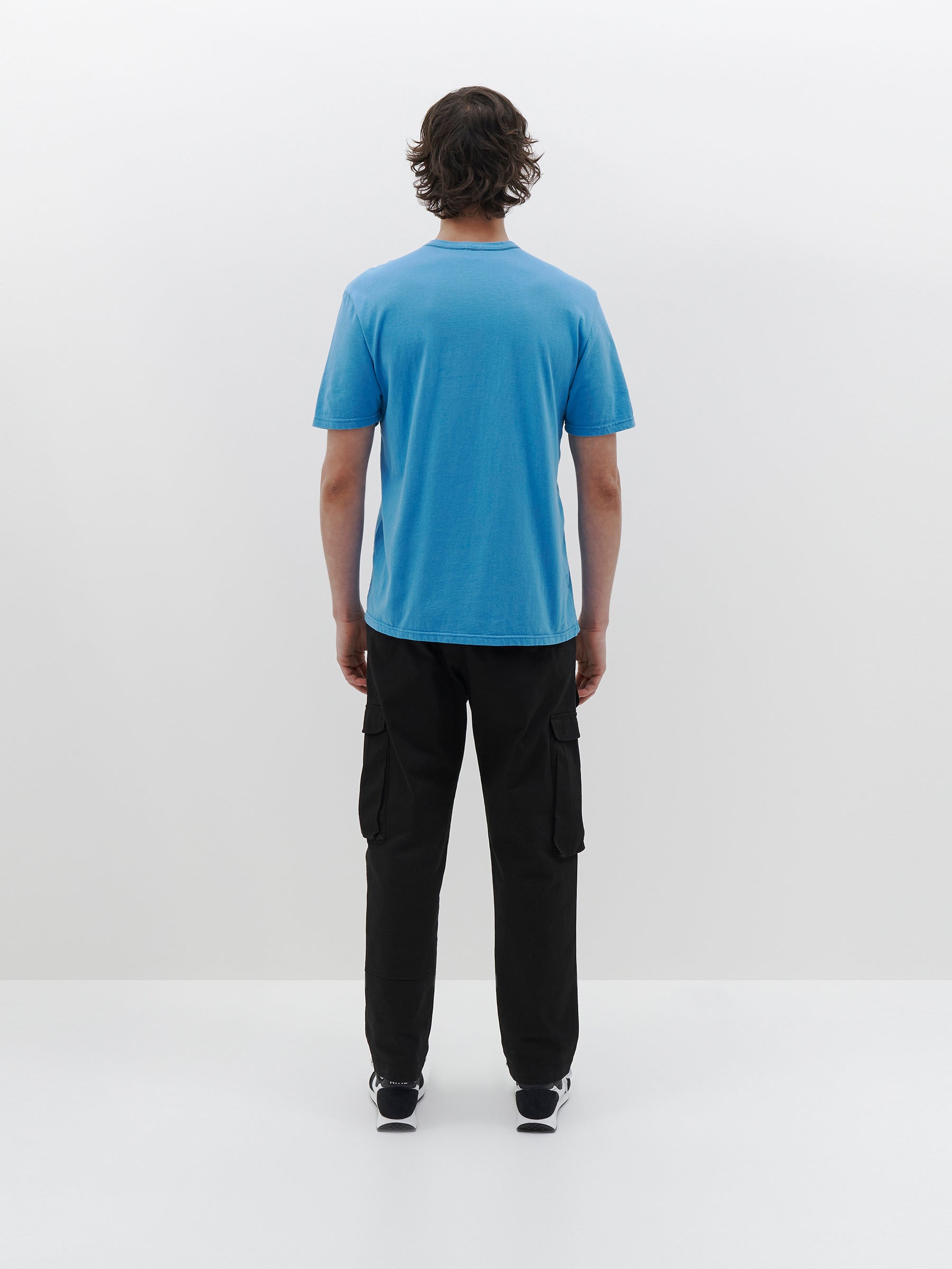 slim fit button pocket t.shirt